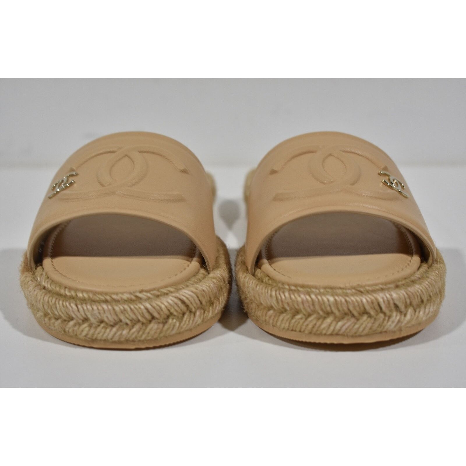 Chanel Chanel 23C Beige Lambskin Leather CC Logo Slide Sandal Size US 8 / IT 38 - 6 Thumbnail