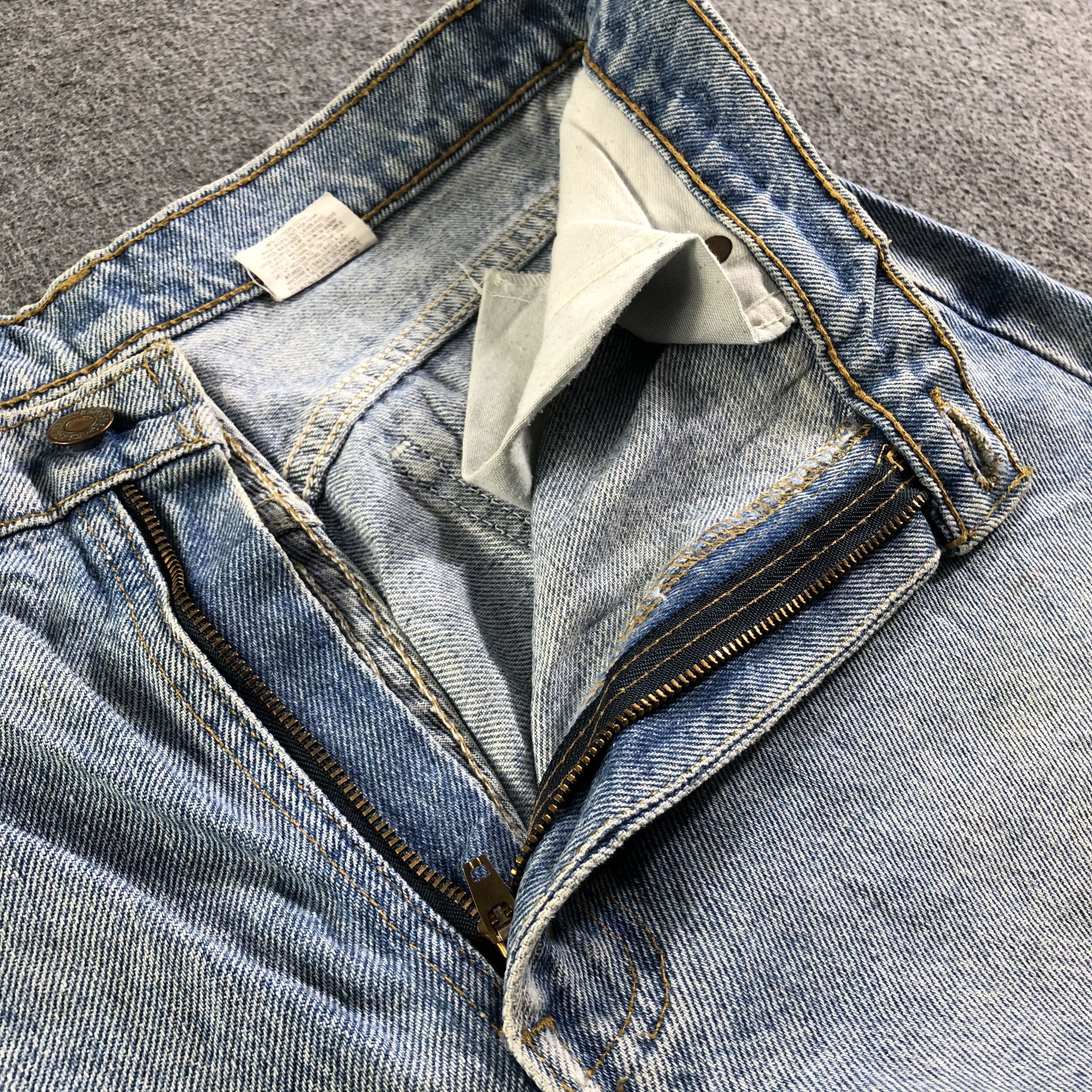 Levi's Vintage Light Wash Levis Jeans-J4228 Size US 30 / EU 46 - 7 Thumbnail