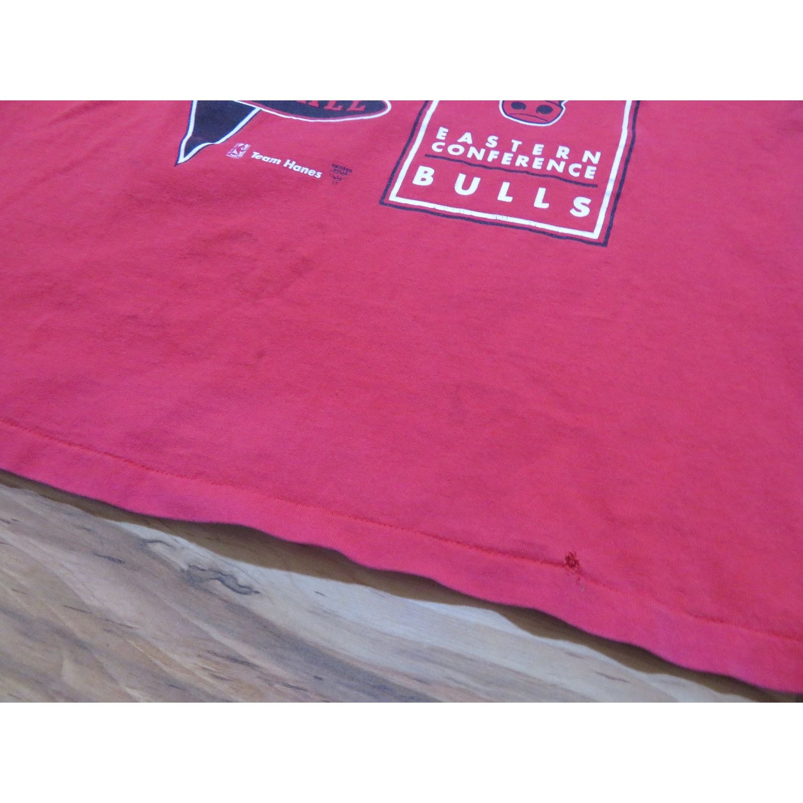Hanes 90s Chicago Bulls Red White Black T-shirt Sz L Hanes Size US L / EU 52-54 / 3 - 4 Thumbnail