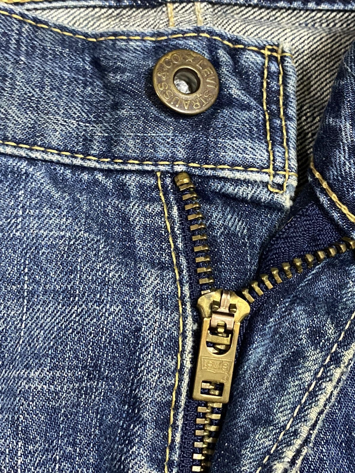 Levi's Distressed vintage Levi's 501 jeans with a relaxed fit jeans Size US 32 / EU 48 - 9 Thumbnail