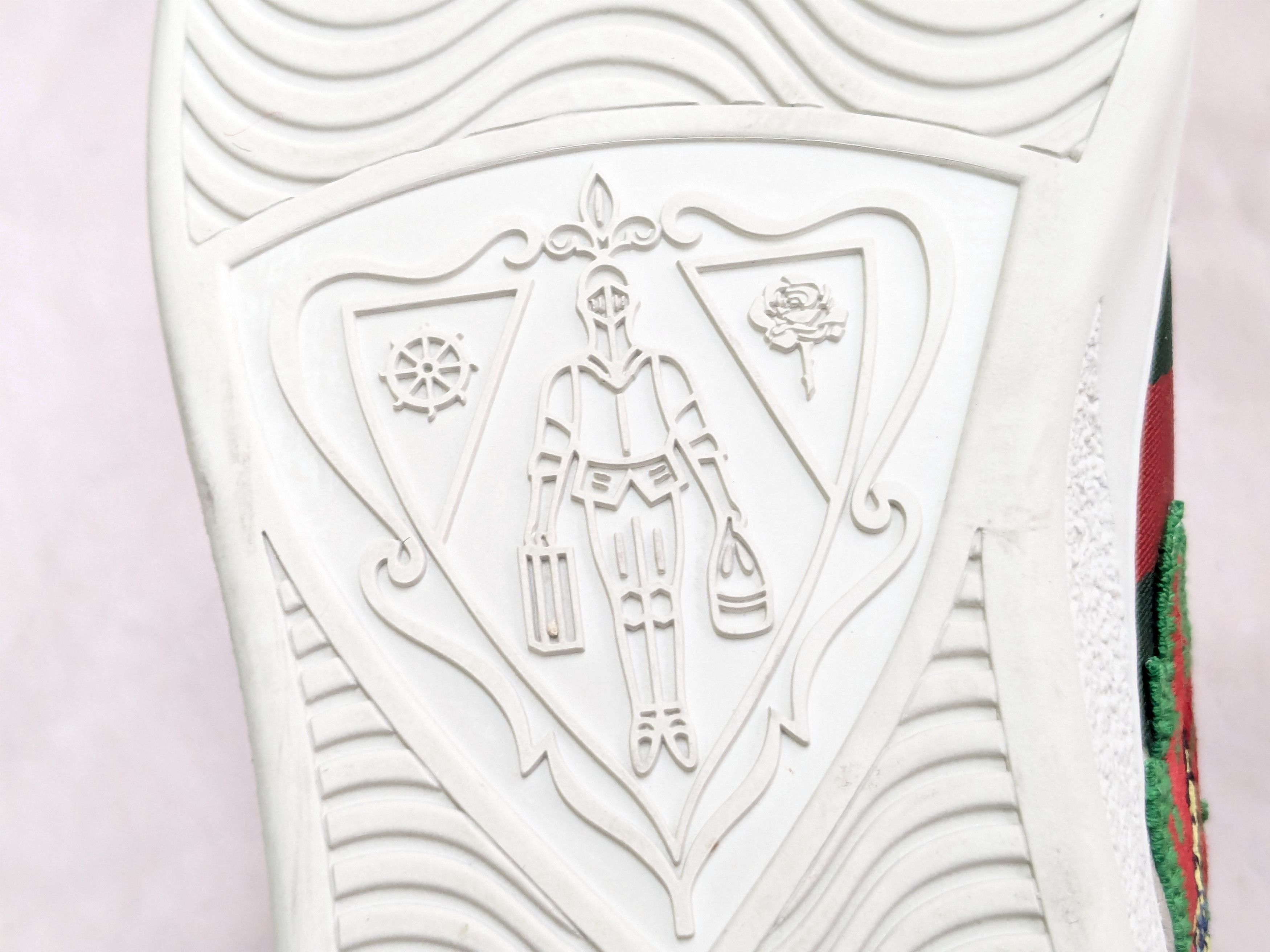 Gucci Gucci Ace Silver Dragon Sneakers 11.5 Leather Low 473765 Size US 11.5 / EU 44-45 - 16 Thumbnail