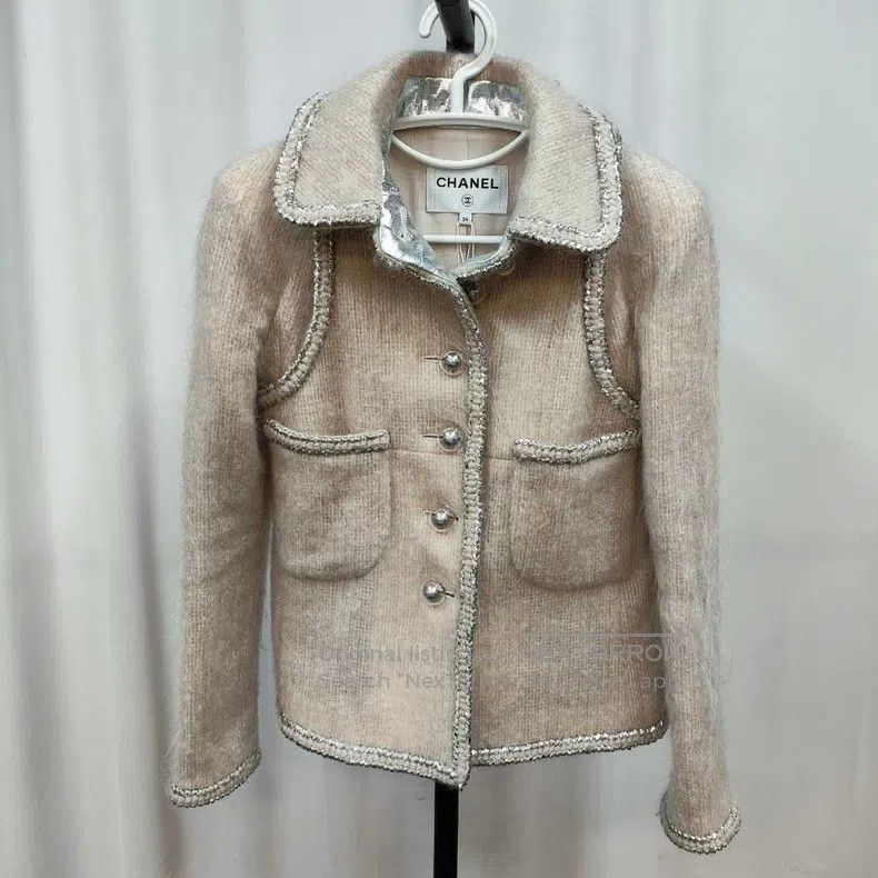 Chanel Chanel 17k series Mohai fur coat Size XXS / US 00 / IT 34 - 1 Thumbnail