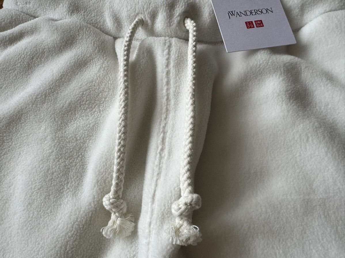 JW Anderson × Uniqlo Small JW Anderson White Fleece Pants Sherpa Joggers Size US 28 / EU 44 - 6 Thumbnail