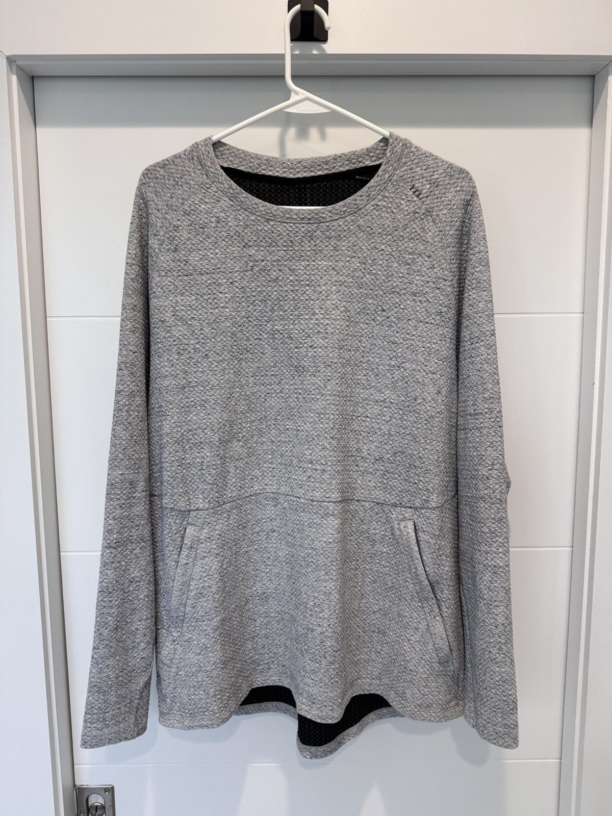 Lululemon Lululemon Mens At Ease Light Heather Grey Crewneck Size XL Size US XL / EU 56 / 4 - 1 Thumbnail