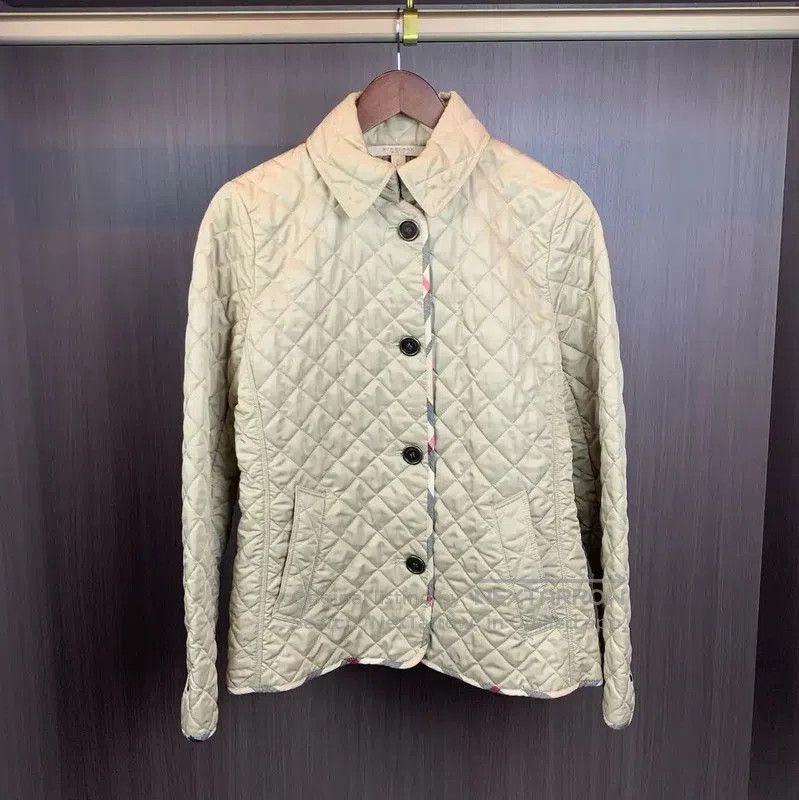 Burberry Burberry Quilted Lightweight Beige Jacket for Women. Size S / US 4 / IT 40 - 1 Thumbnail