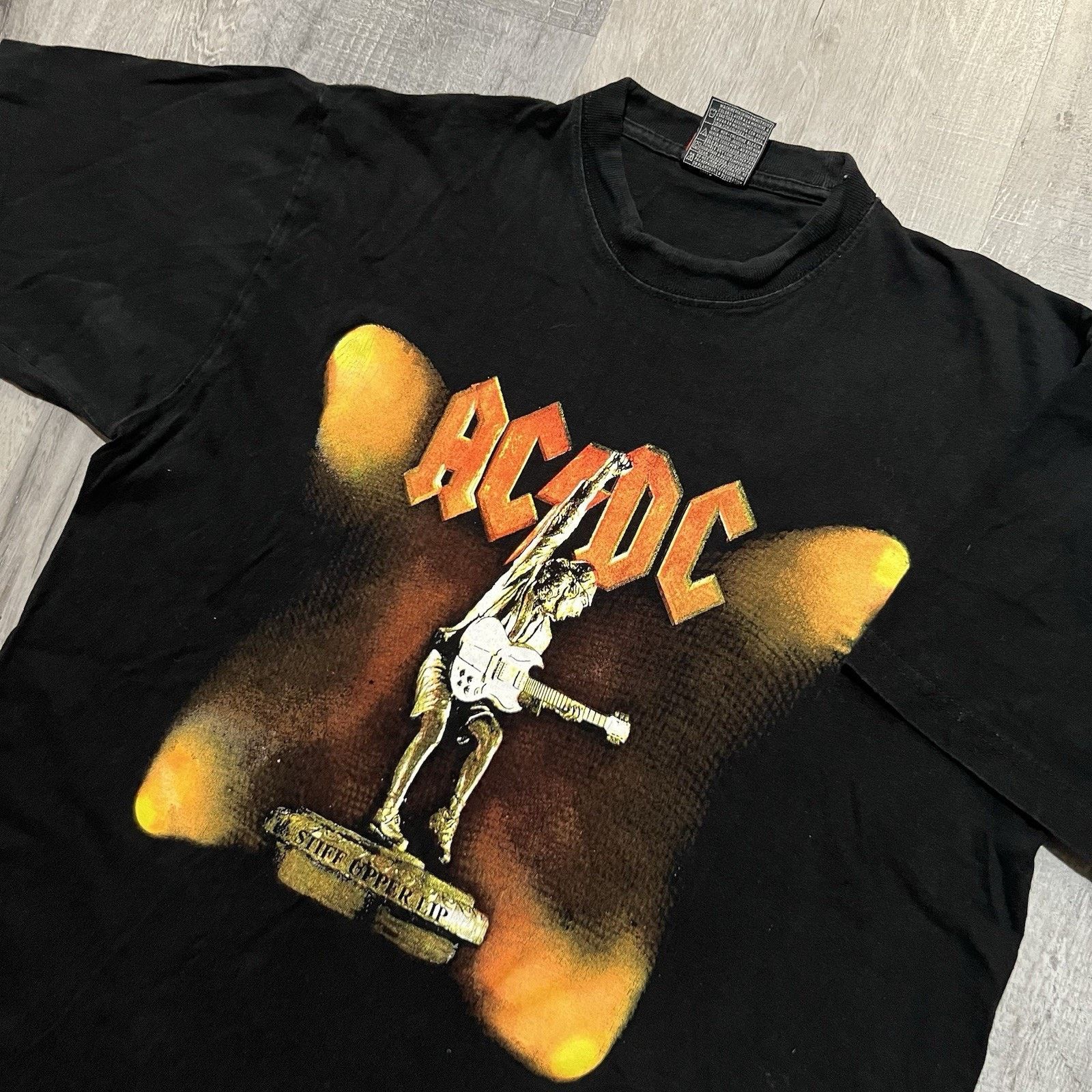 Vintage Vintage AC/DC Stuff Upper Lip Y2K Concert Band T Shirt Rock Size US L / EU 52-54 / 3 - 3 Thumbnail