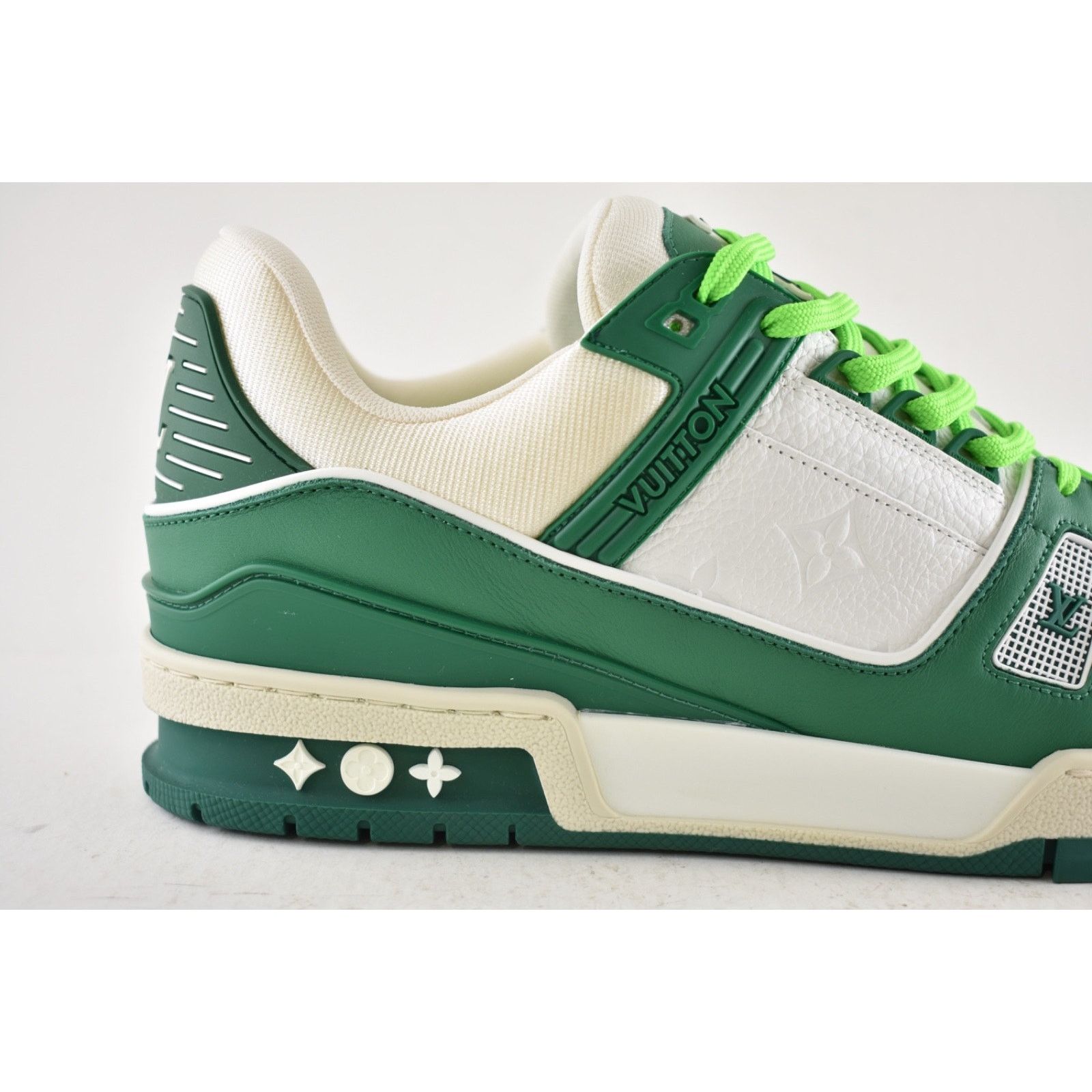 Louis Vuitton Louis Vuitton Green White Empreinte Leather Low Top Size US 10 / EU 43 - 3 Thumbnail
