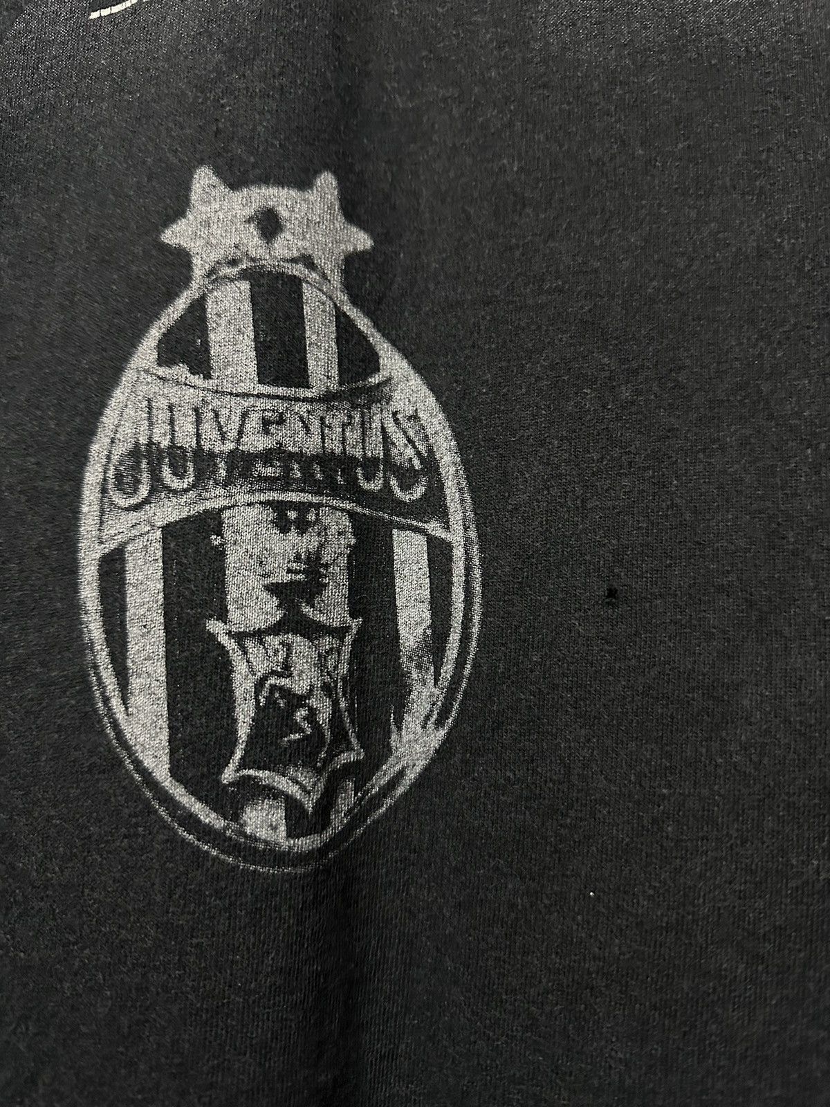Vintage Vintage 90s Juventus Italia Club Single Stitch Faded Tee Size US L / EU 52-54 / 3 - 5 Thumbnail
