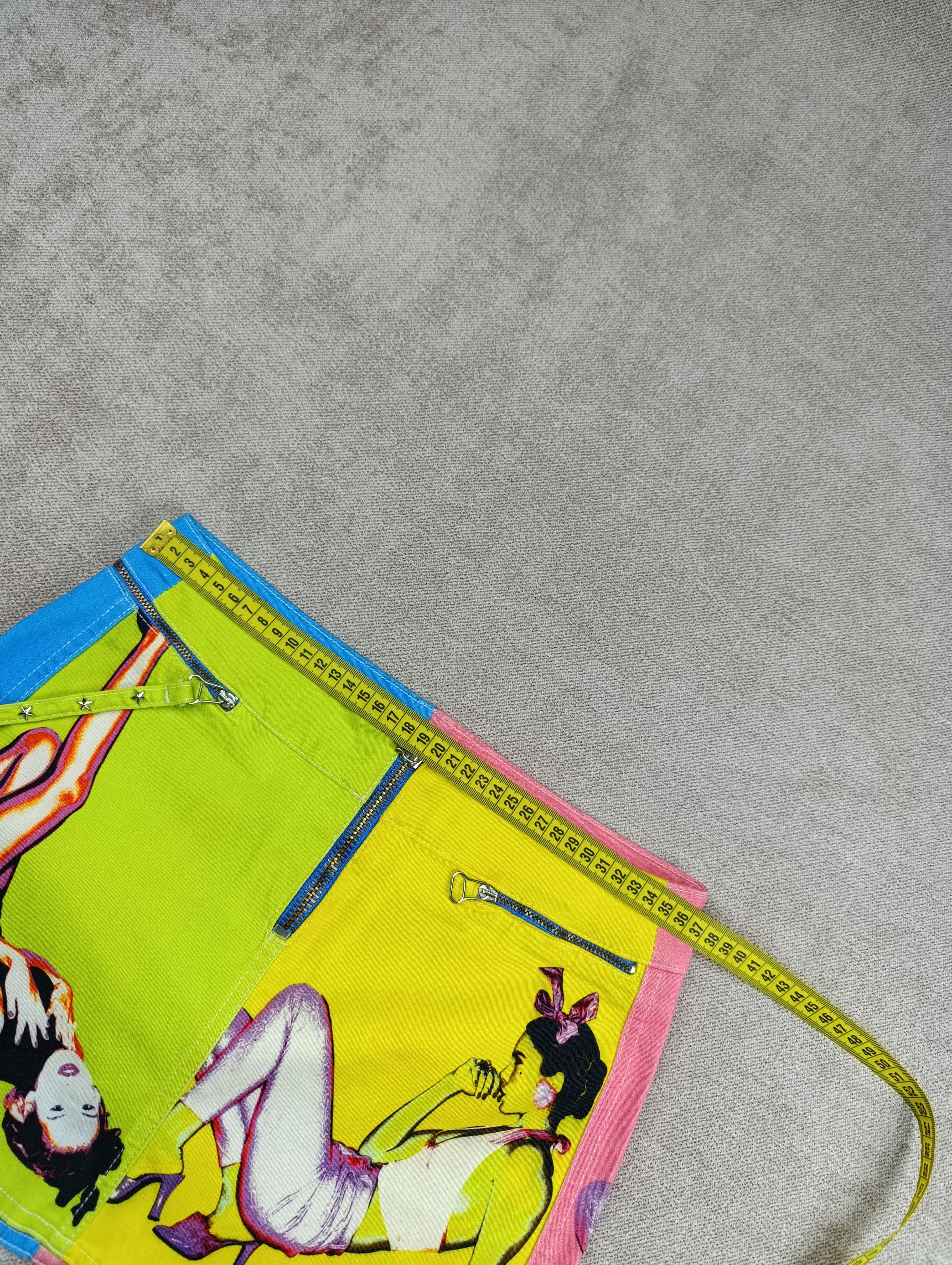 Versace Y2K DONATELLO VERSACE LOW WAISTED COLOURFUL MINI SKIRT Size 27" / US 4 / IT 40 - 16 Thumbnail