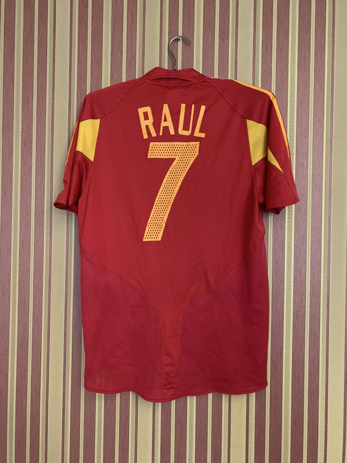 Vintage VINTAGE SPAIN Adidas SPANA Jersey RAUL N°7 Spain shirt M Size US M / EU 48-50 / 2 - 7 Thumbnail