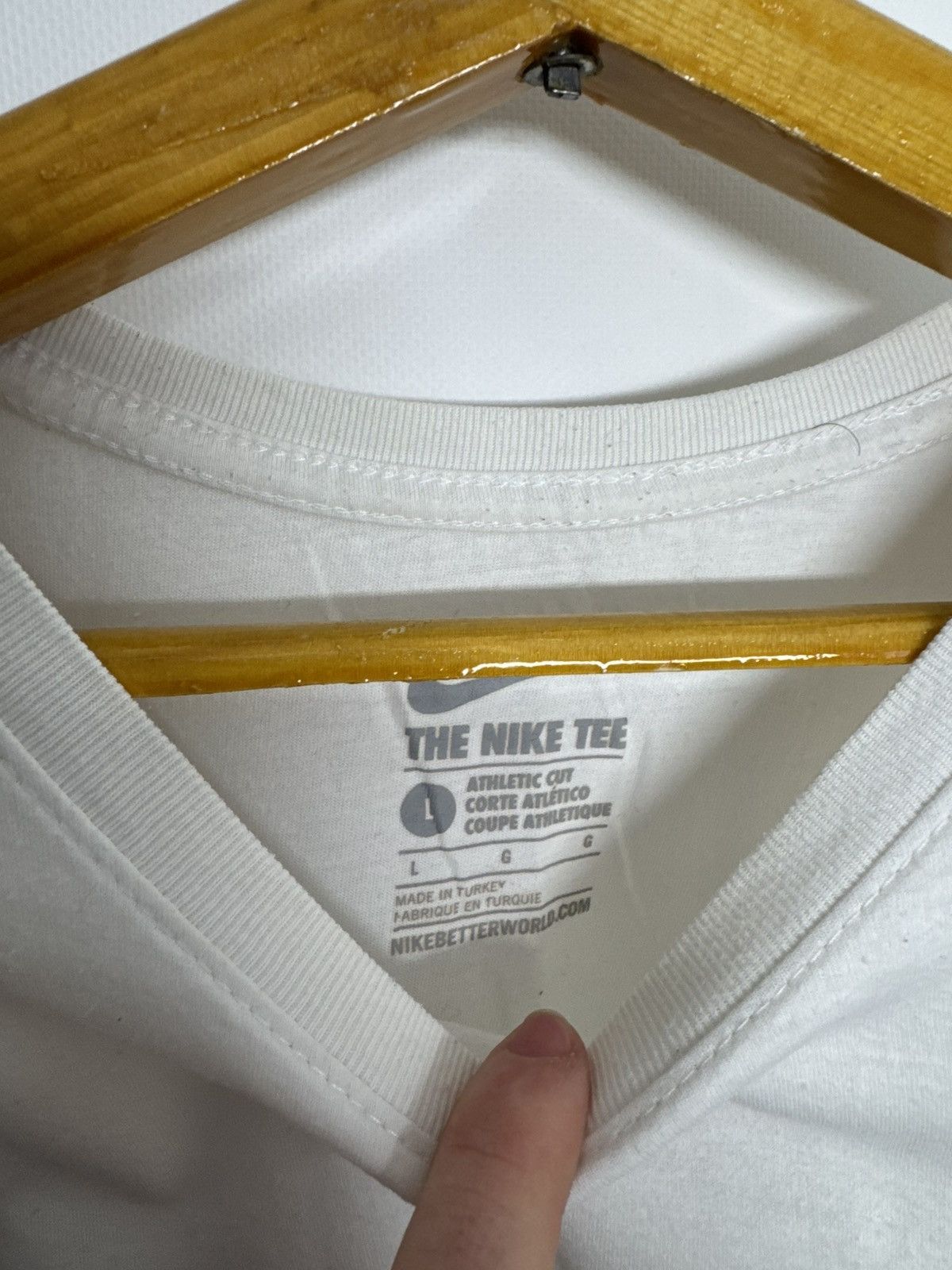 Nike Vintage Y2k Nike Swoosh Logo T-Shirt Size US L / EU 52-54 / 3 - 8 Thumbnail