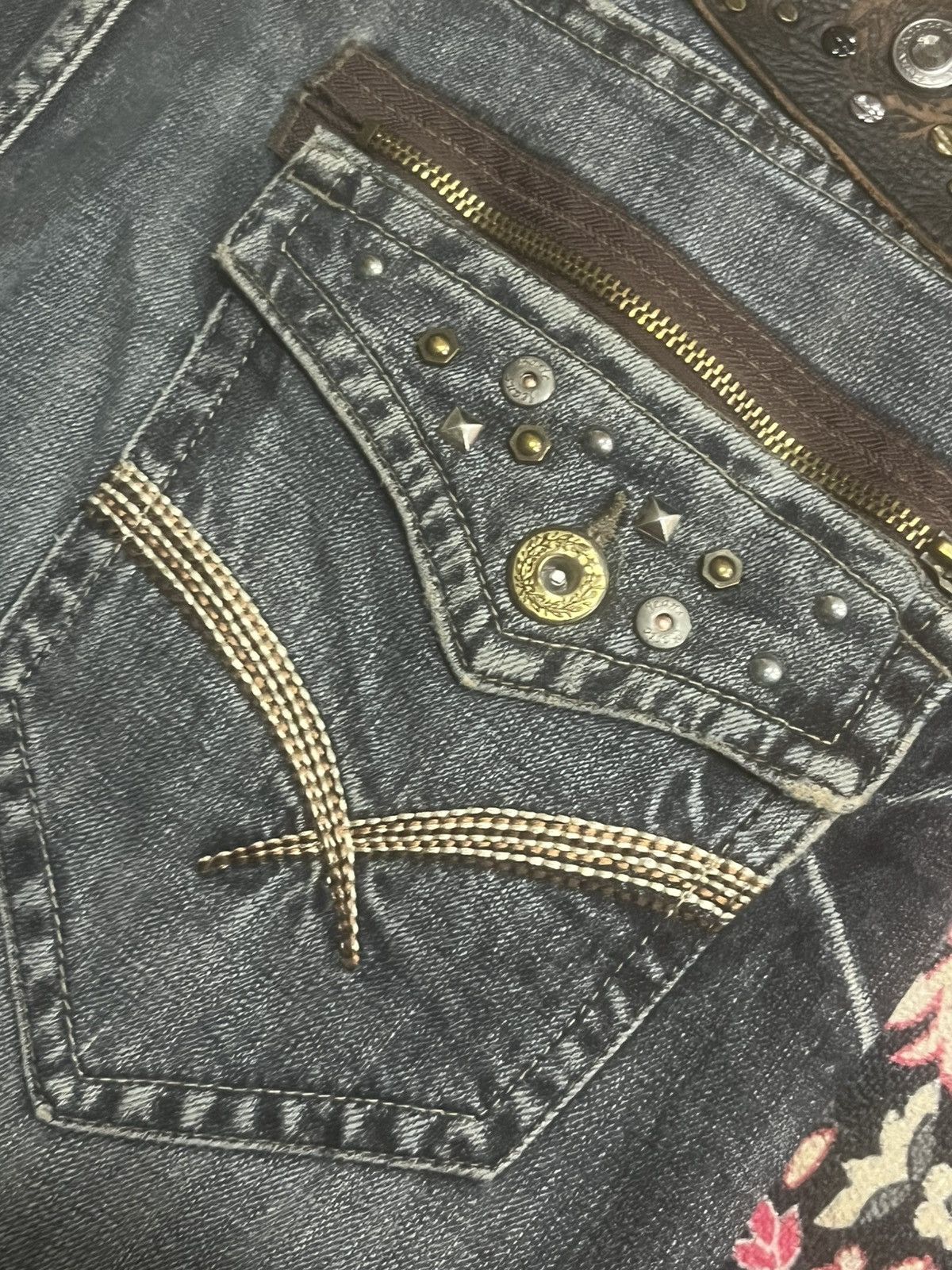 Japanese Brand Japanese Brand Villand Dark Whisker Washed Rhinestone Jeans Size US 36 / EU 52 - 8 Thumbnail