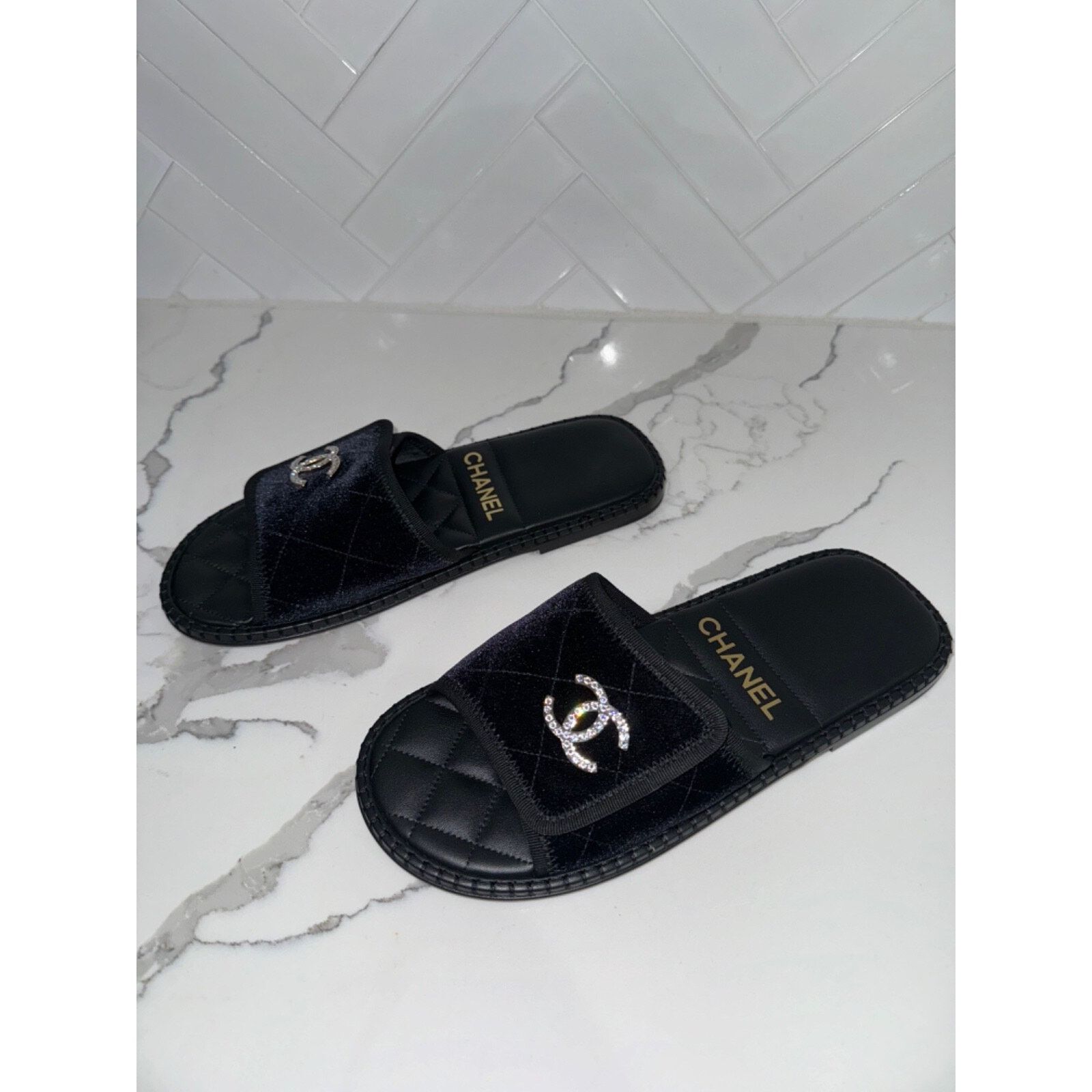 Chanel Chanel 23M Black Velvet Crystal CC Logo Hotel Mule Slide Size US 10 / IT 40 - 20 Thumbnail