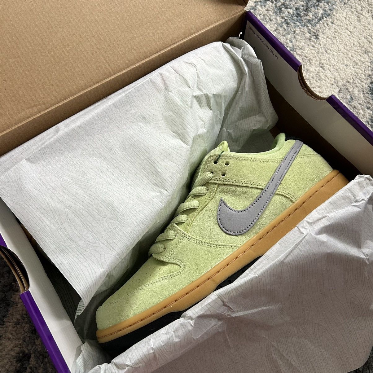 Nike SB DUNK LOW PRO PREMiUM SUEDE VERDUGO MOUNTAiN LiQUiD LiME WOLF Size US 9.5 / EU 42-43 - 15 Thumbnail