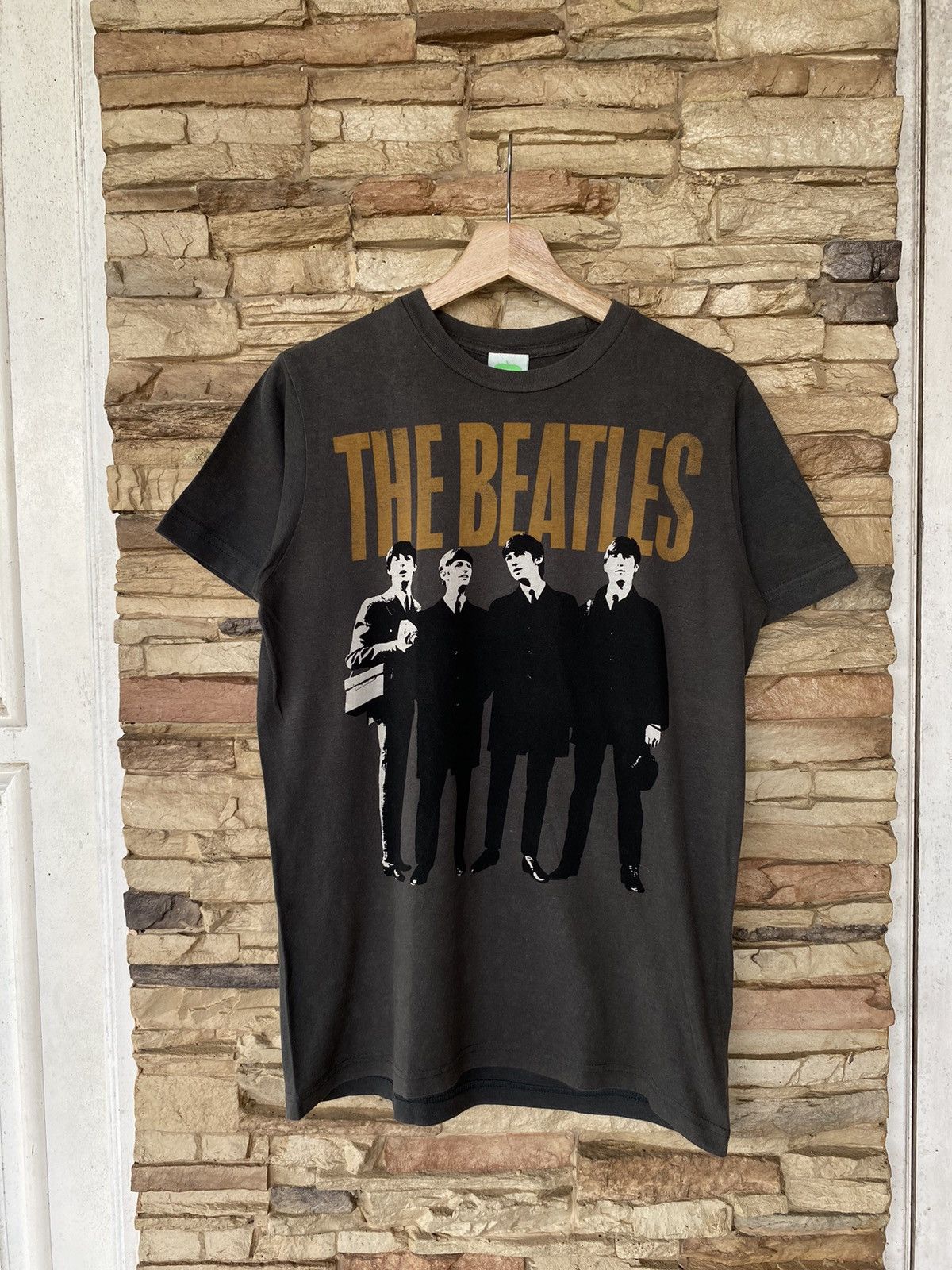 Vintage Vintage 2005 The Beatles Band Tees Size M Size US M / EU 48-50 / 2 - 1 Thumbnail