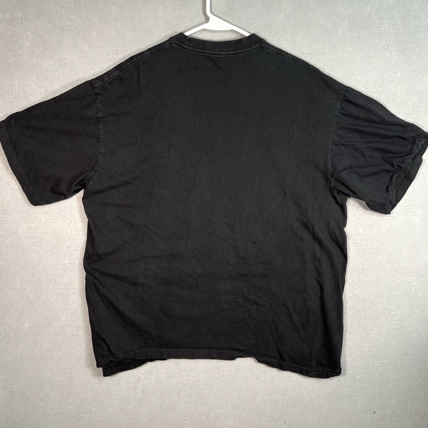 Vintage VINTAGE Iced Out Clothing T Shirt Men's 3XL Black 2000s Graphic Tee Trust No One Ain't Loyal Sport Beach Style Size US XXL / EU 58 / 5 - 6 Thumbnail