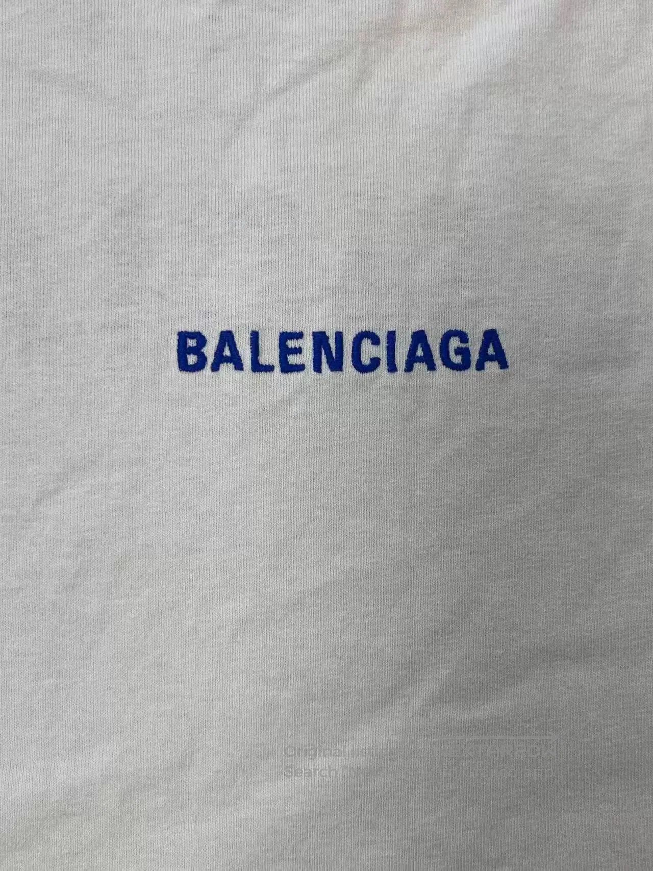 Balenciaga Balenciaga Distressed Embroidered Crewneck T-shirt. Size US M / EU 48-50 / 2 - 3 Thumbnail