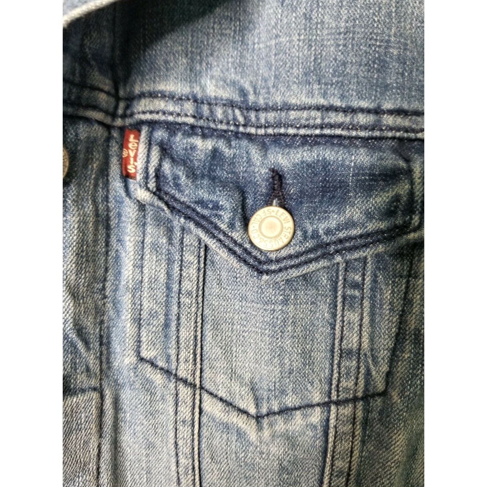 Levi's VINTAGE Levi's Women Jacket Trucker Denim Blue Medium Wash Distressed Pockets Size M / US 6-8 / IT 42-44 - 4 Thumbnail