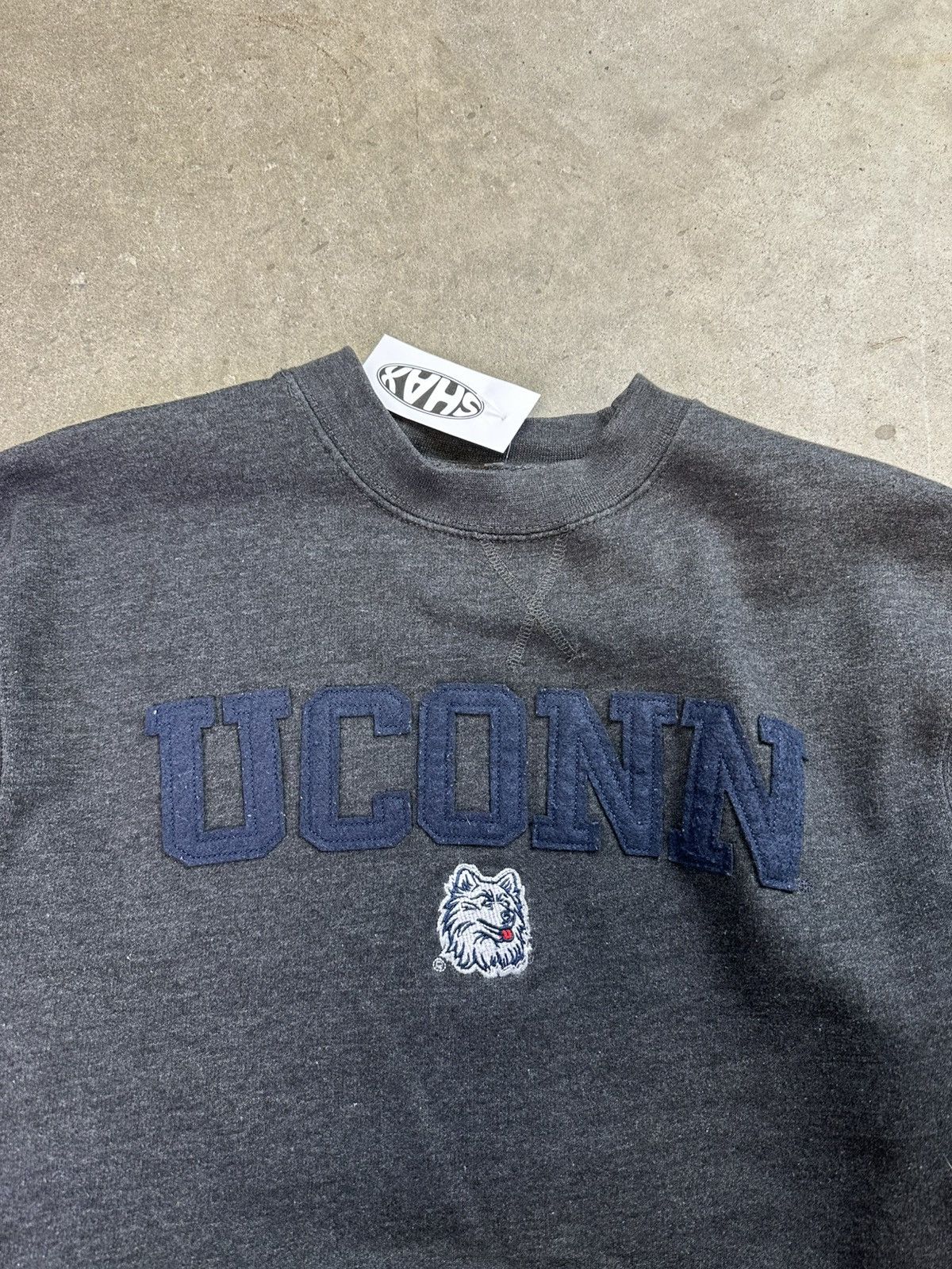 Vintage Vintage UCONN Huskies Collegiate Spellout Crewneck Small Size US S / EU 44-46 / 1 - 3 Thumbnail