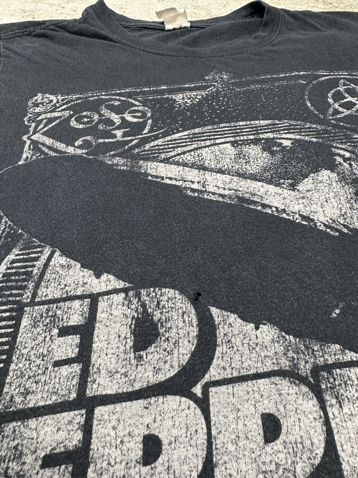 Led Zeppelin Vintage 2011 Led Zeppelin Black Trashed Tee Tour Size US S / EU 44-46 / 1 - 4 Thumbnail