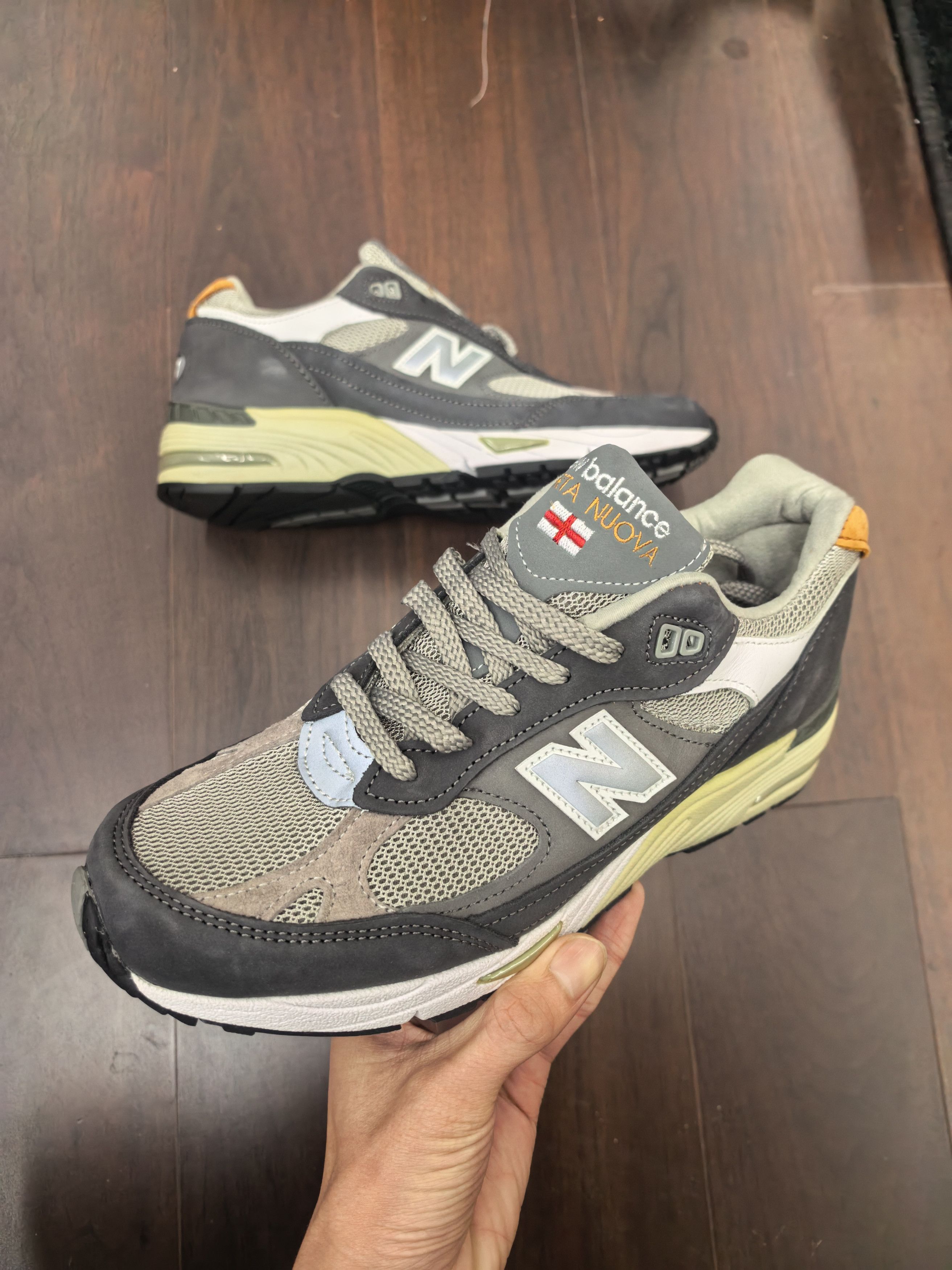 New Balance Porta Nuova new Balance special edition m991mil Size US 7.5 / EU 40-41 - 2 Thumbnail