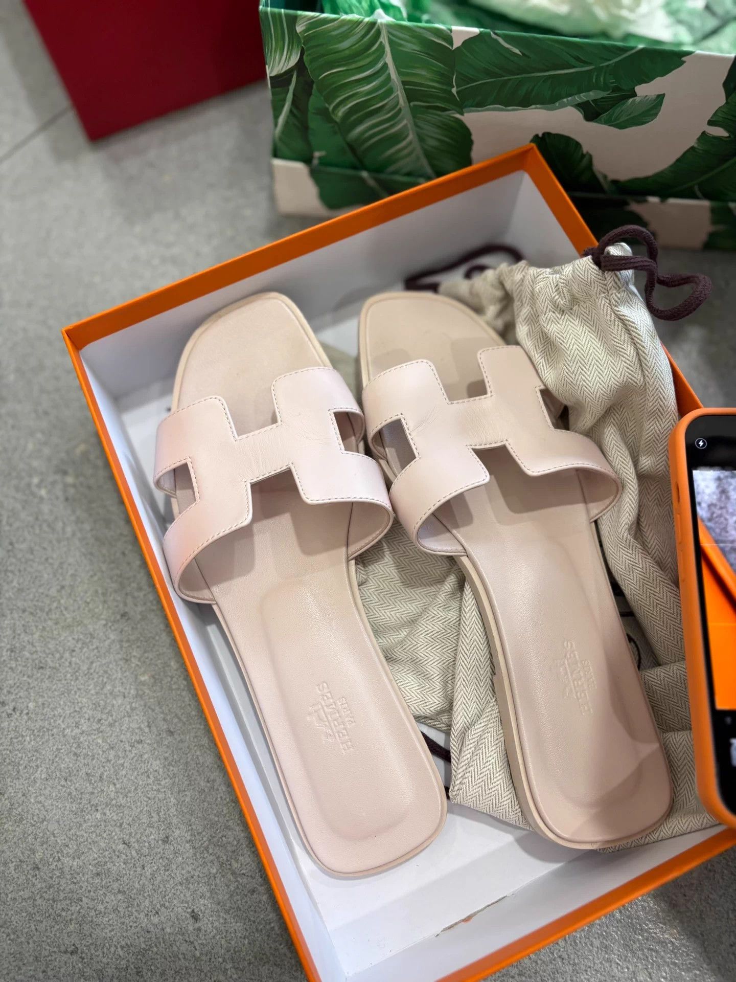 Hermes Hermes Rose Petale H slippers 99 new 39 (38-38.5) Size US 8.5 / IT 38.5 - 1 Thumbnail