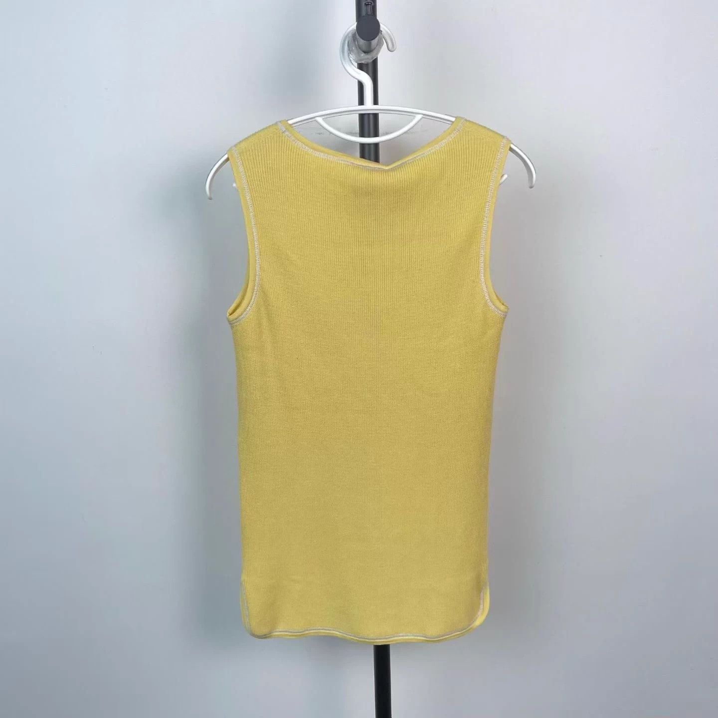 Chanel WOMEN'S CHANEL yellow knit long sleeveless top 42 Size M / US 6-8 / IT 42-44 - 2 Thumbnail
