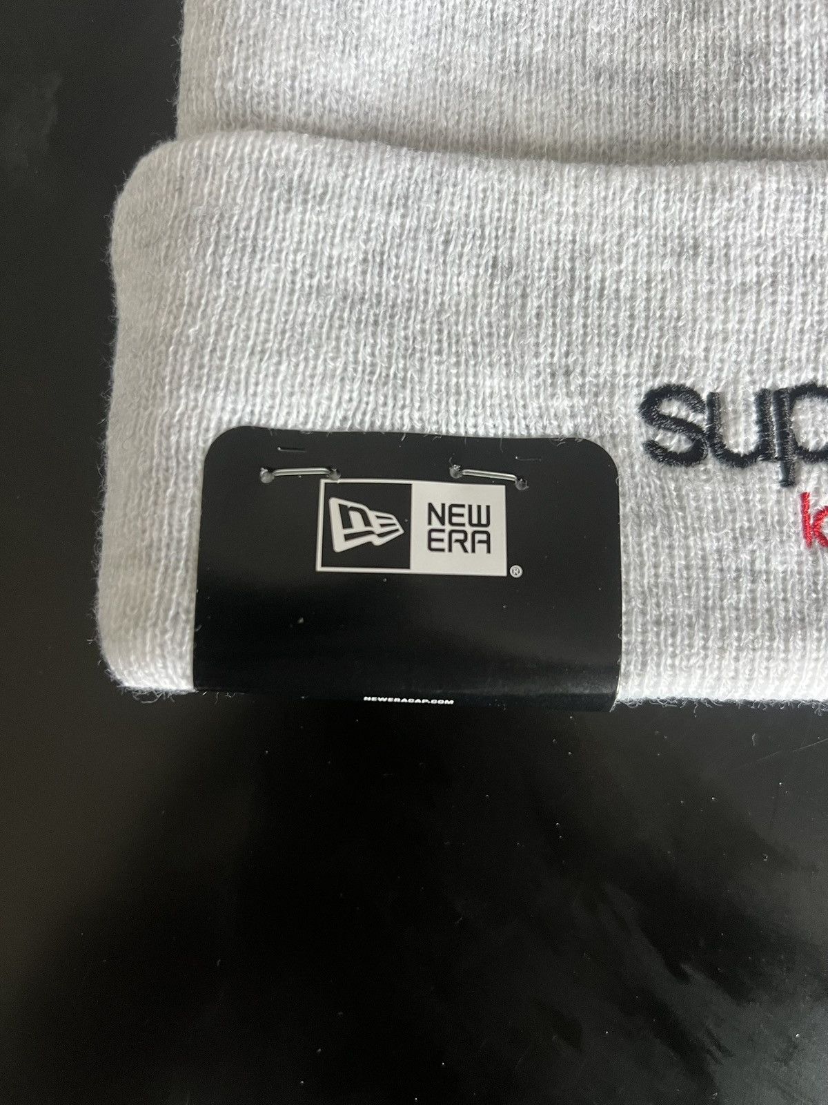 Supreme Supreme New Era Classic Logo London Shop Beanie Ash Grey Size ONE SIZE - 4 Thumbnail