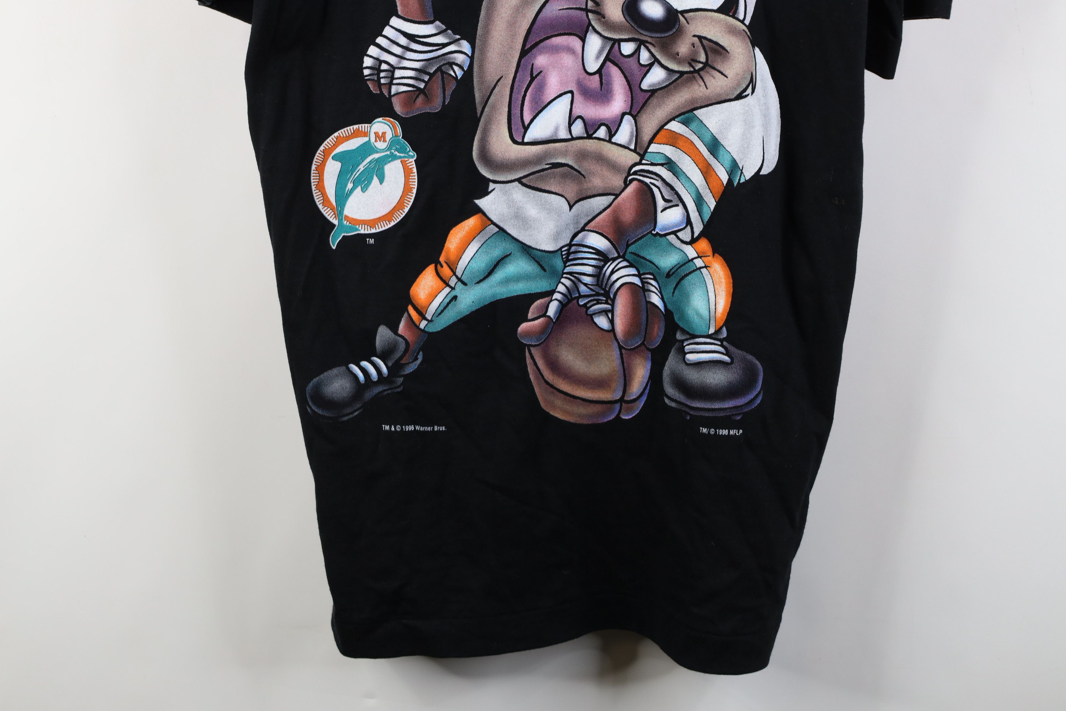 Vintage Deadstock Vintage 90s Looney Tunes Dolphins Taz T-Shirt USA Size US L / EU 52-54 / 3 - 3 Thumbnail