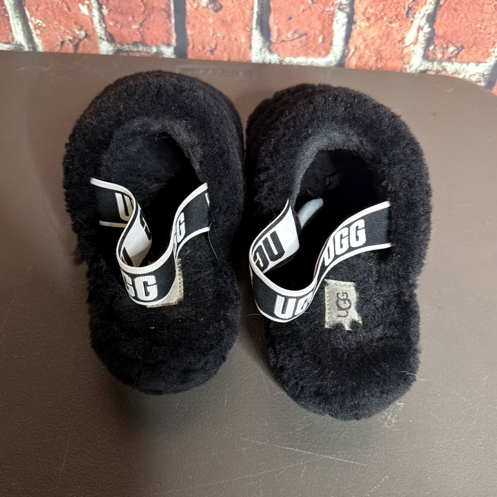 Ugg VINTAGE UGG Slipper Womens 9 Black Fluff Yeah Slide Fur Strap Slippers Womens Shoes Black Strap Australia 9 Womens Size US 9 / IT 39 - 4 Thumbnail