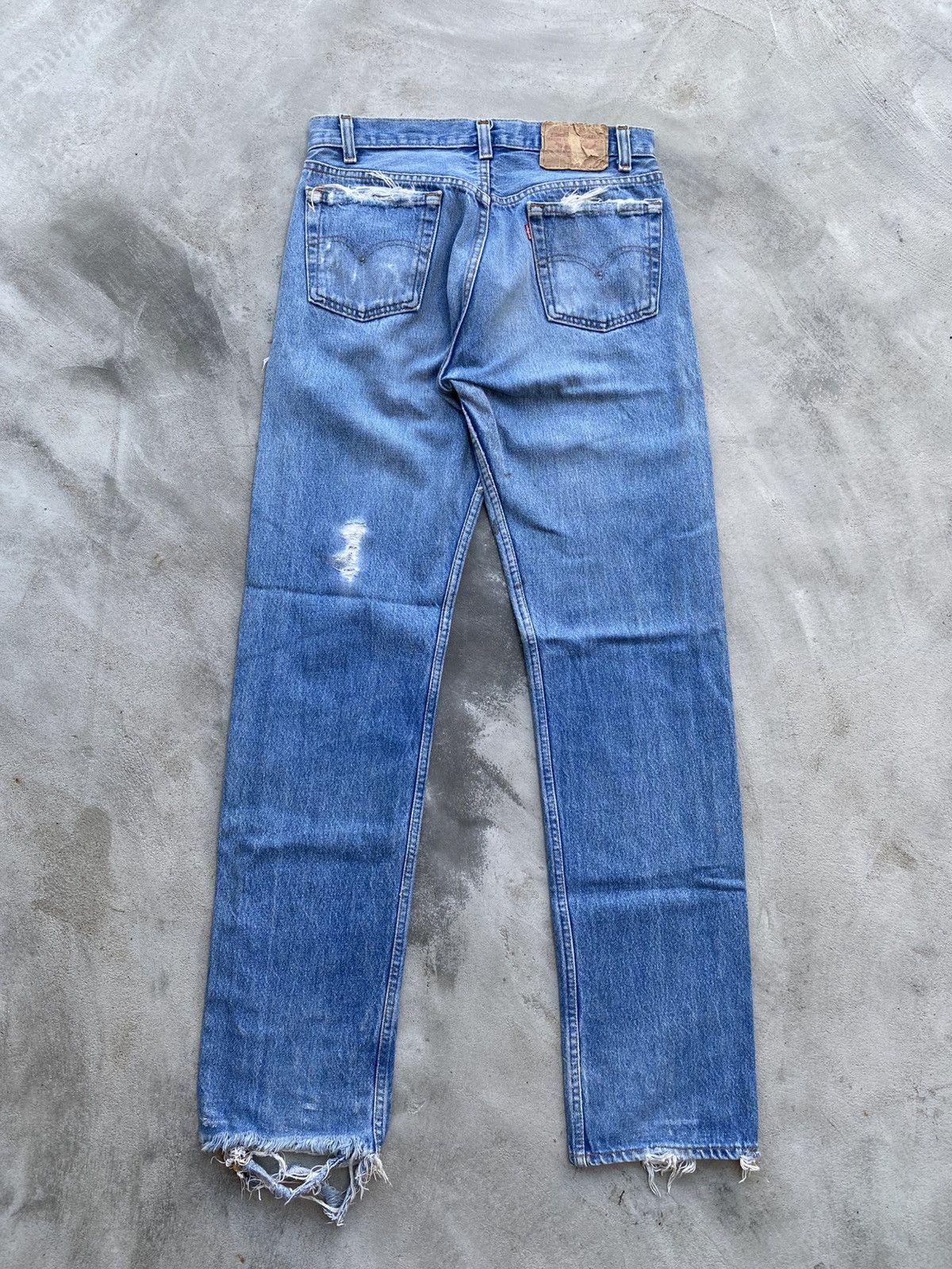 Levi's Vintage Clothing VINTAGE LEVI’S 501 DISTRESSED Size US 31 - 11 Thumbnail
