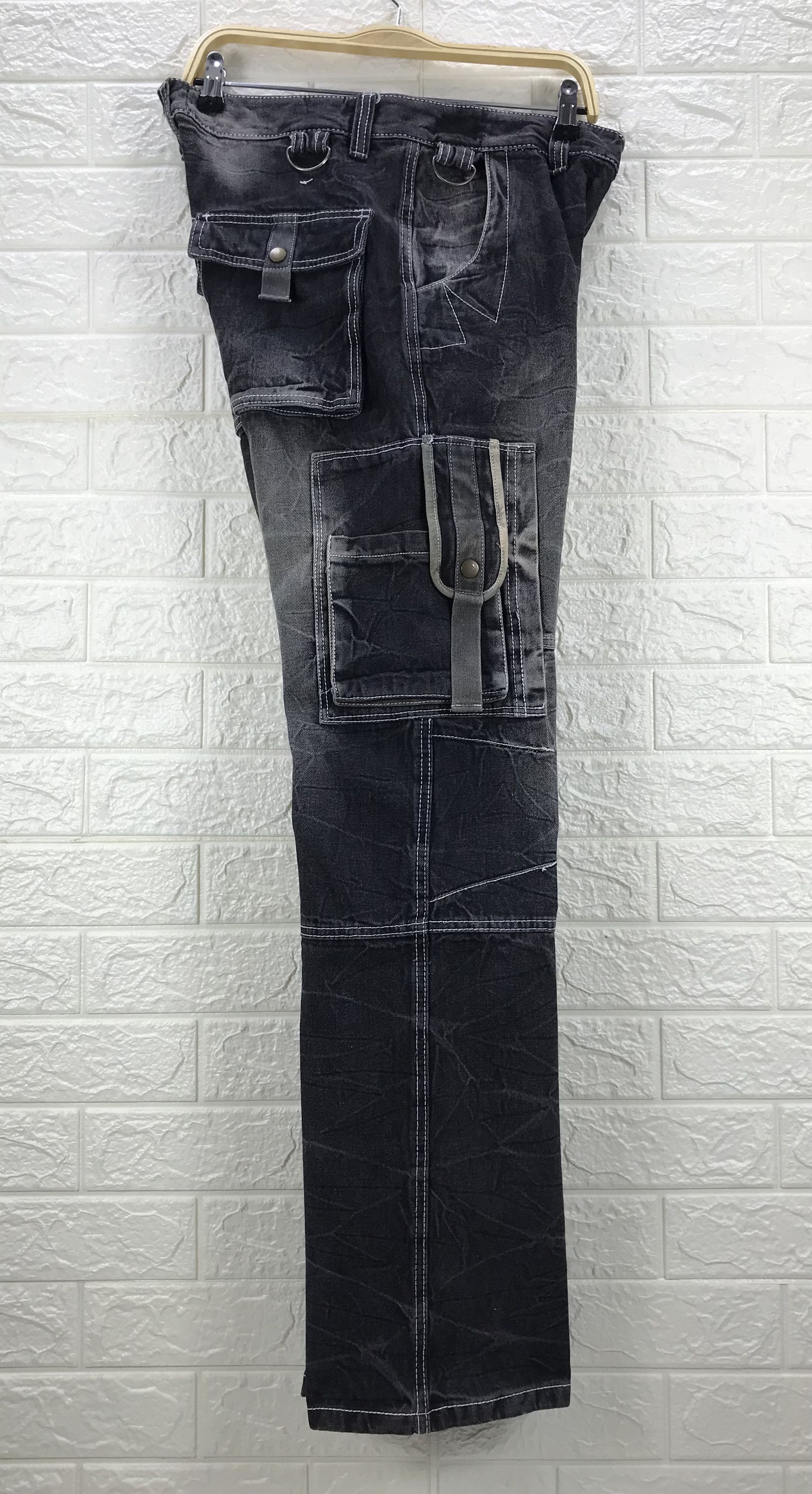 Urban Outfitters Vintage Japanese Urban Seditionaries Faded Black Cargo Jeans Size US 34 / EU 50 - 9 Thumbnail