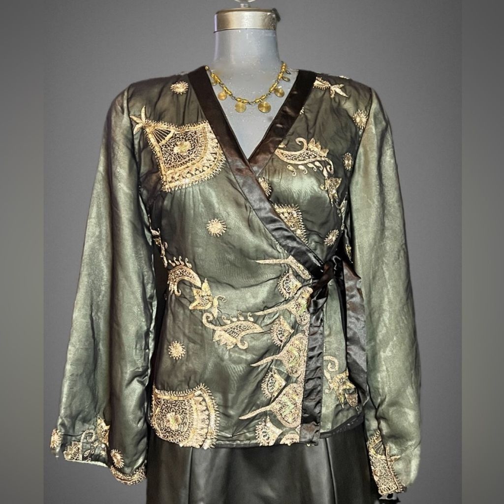 Alchemy Equipment ALCHEMY Gold/Sequin Embroidered Sari Fabric Blouse Medium Size M / US 6-8 / IT 42-44 - 1 Thumbnail