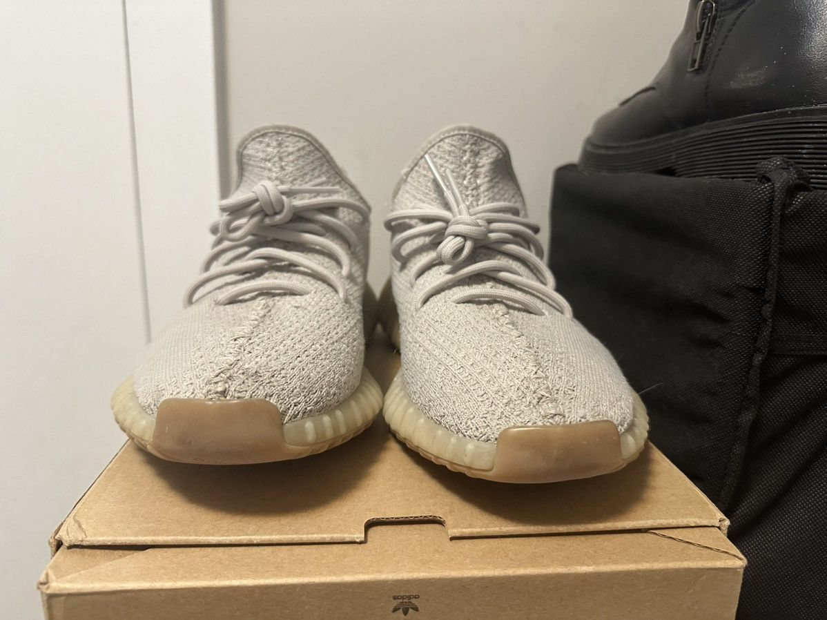 Yeezy Yeezy boost tan Size US 10.5 / EU 43-44 - 2 Thumbnail