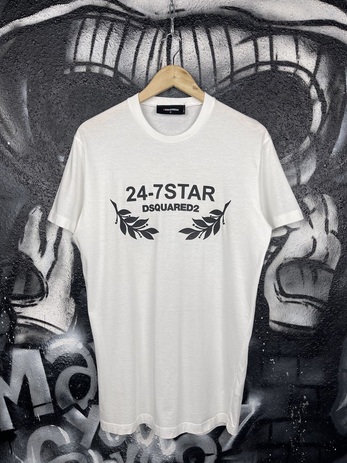Dsquared2 Dsquared2 Italian Cotton Front Logo White T-Shirt Size S Size US S / EU 44-46 / 1 - 3 Thumbnail