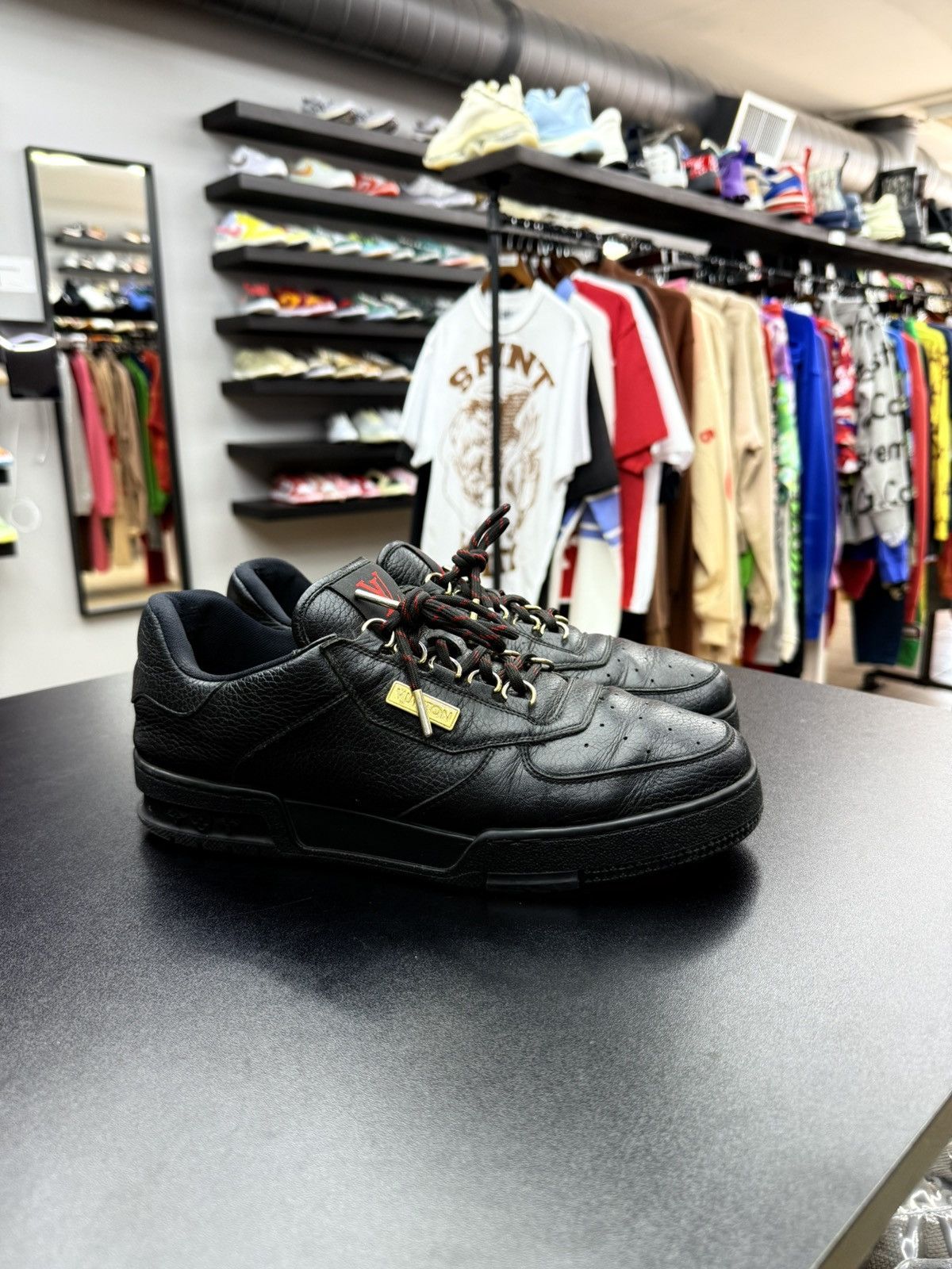 Louis Vuitton Louis Vuitton Black Gold Hardware Trainer Sneaker 8US - 7LV Size US 8 / EU 41 - 2 Thumbnail