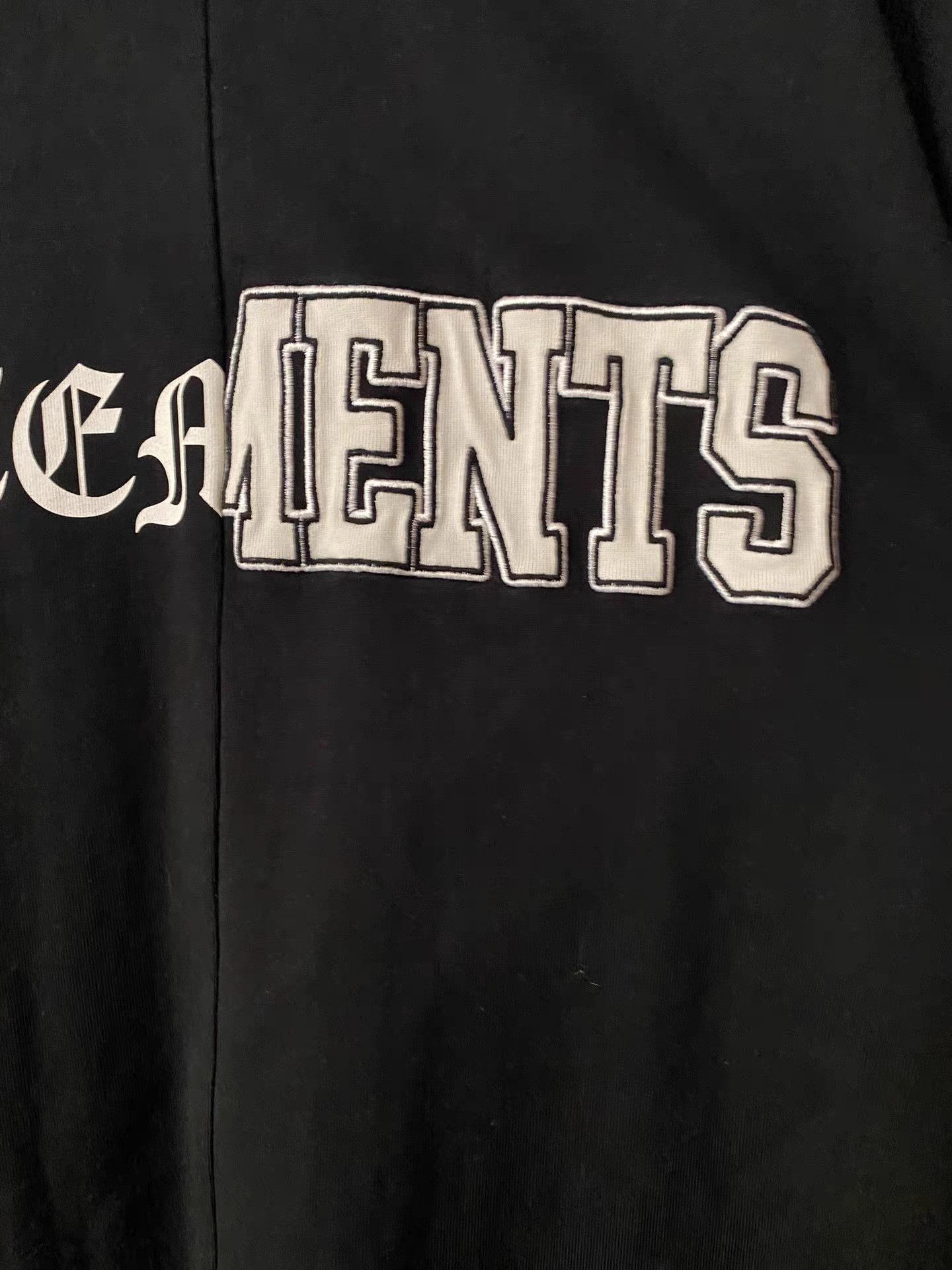 Vetements Vetements Sanskrit Embroidery Patchwork Short Sleeve Size US S / EU 44-46 / 1 - 4 Thumbnail