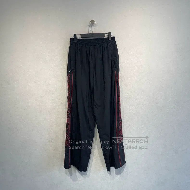 Balenciaga Balenciaga size XXS Manchester United Logo Side Stripe Str Size US 27 - 1 Thumbnail