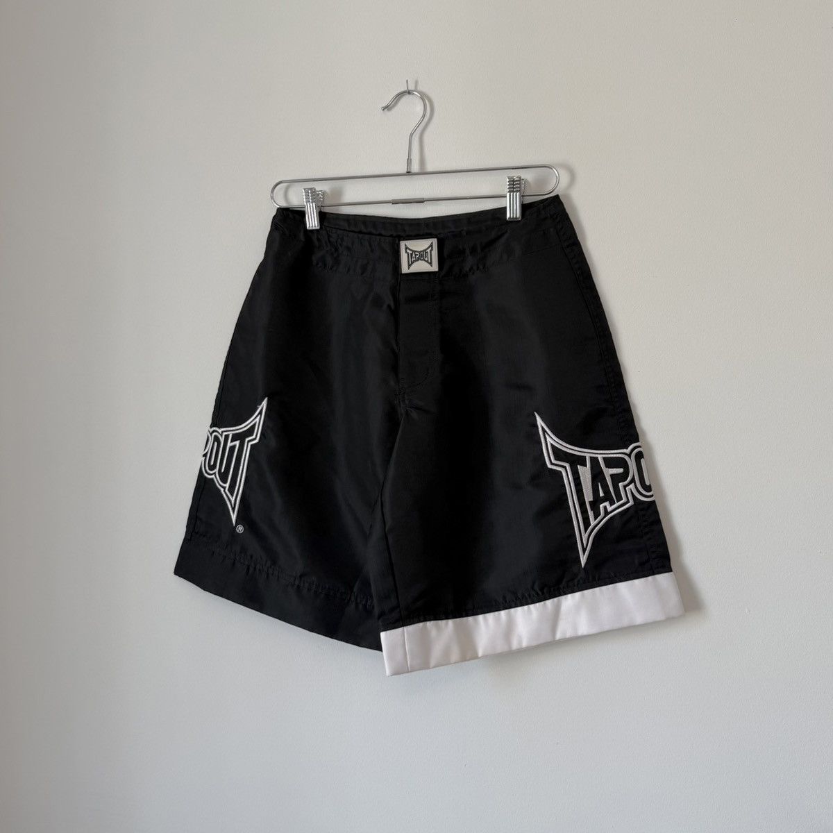 Tapout Vtg 2000s Tapout Logo MMA Fight Shorts Grunge Y2K ERD Size US 27 - 1 Thumbnail