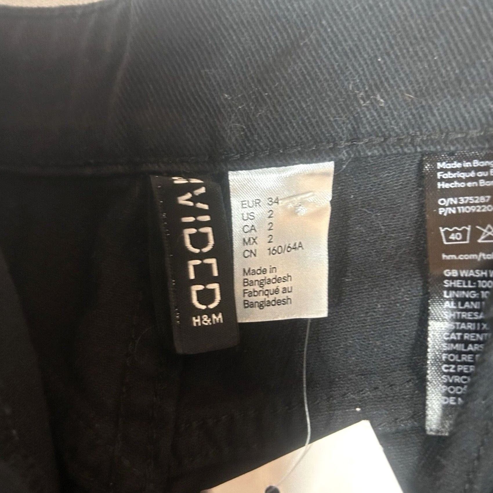 H&M Divided by H&M Mom Shorts Womens Size 2 Black High Rise 5 Pocket Inseam 3" Denim 100% Cotton Casual Size 26" / US 2 / IT 38 - 4 Thumbnail
