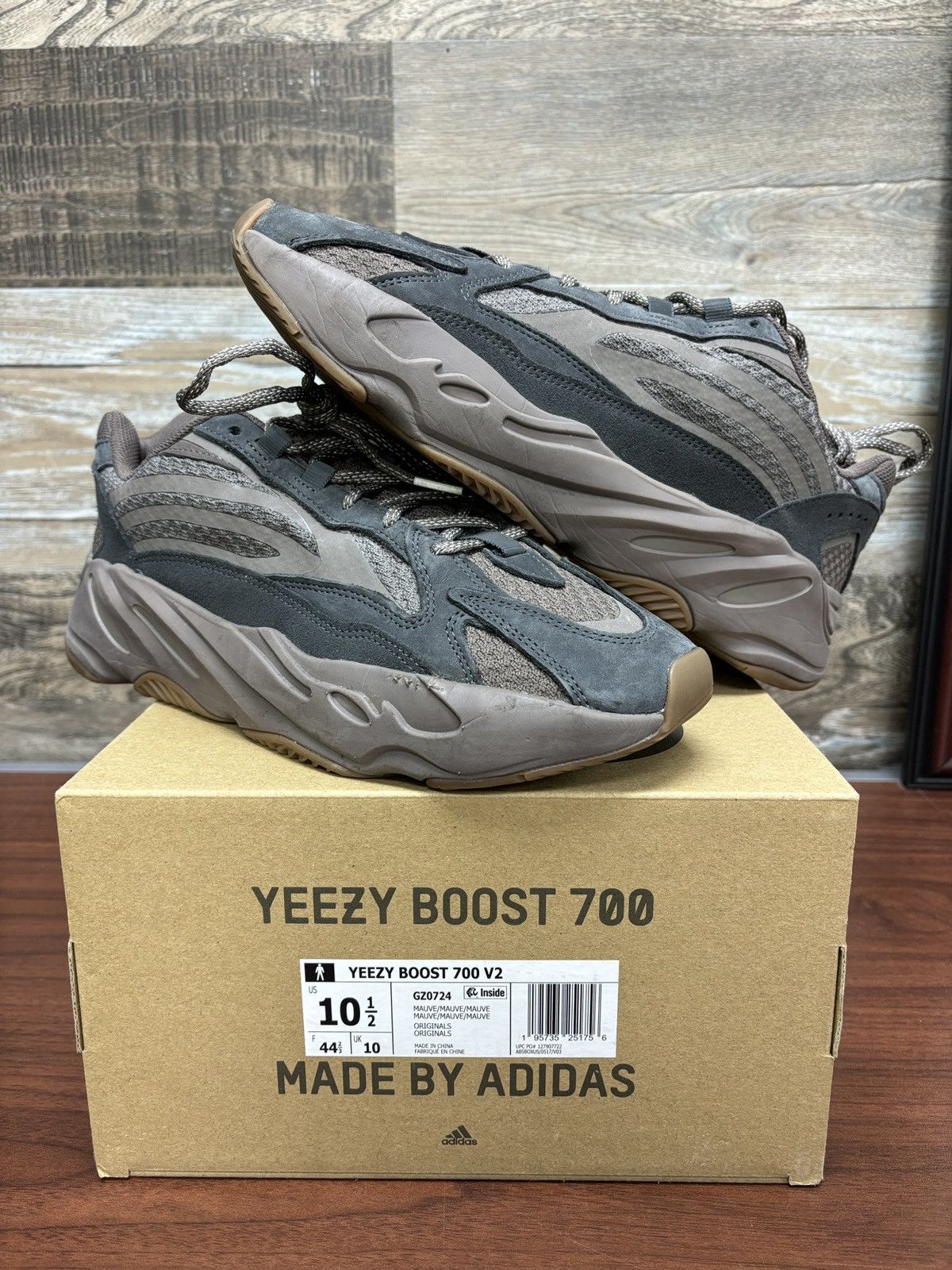 yeezy 700 mauve 11.5