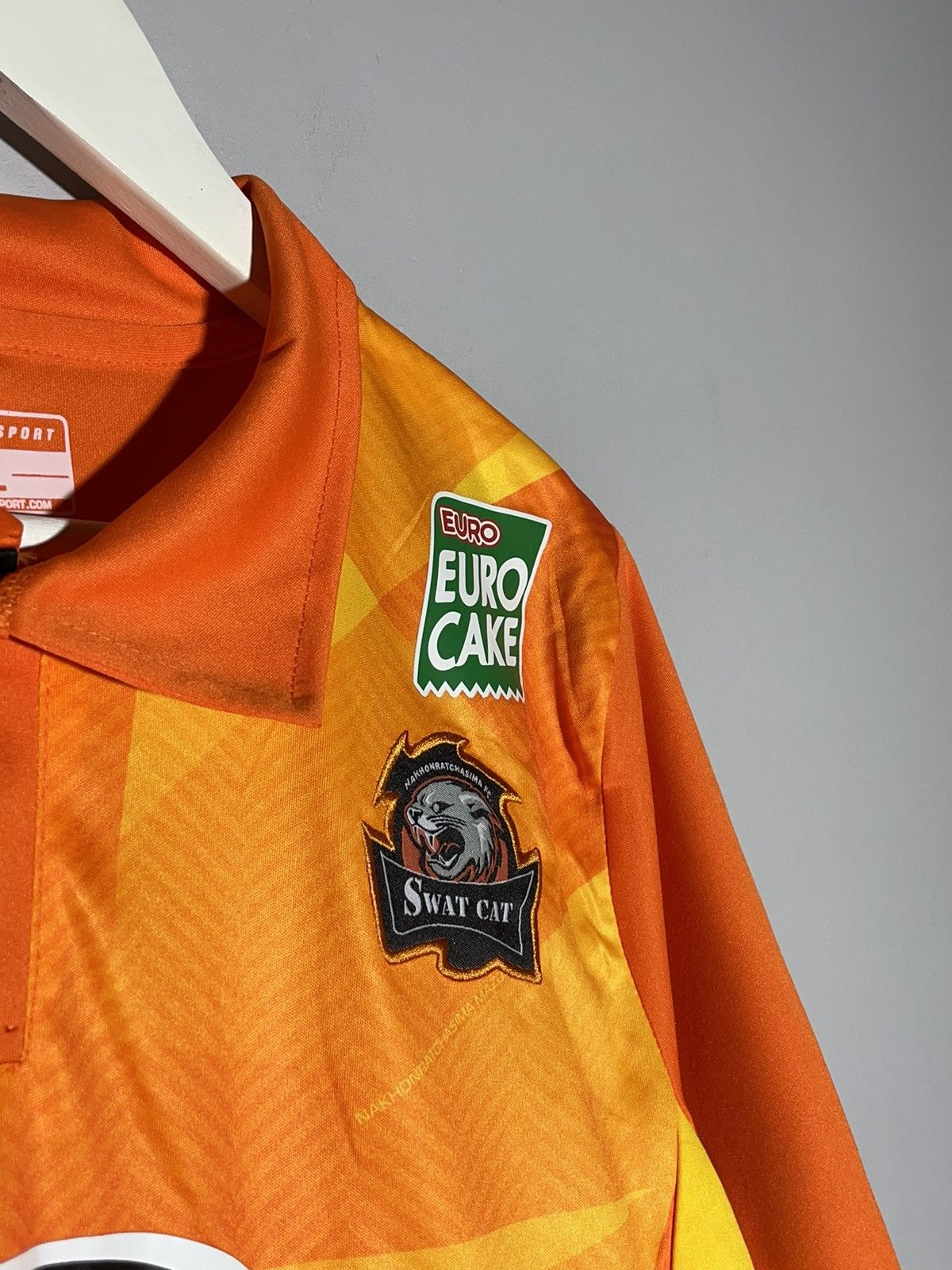 Other Nakhon Ratchasima 2016 Thai League Home Y2k Football Shirt Size US L / EU 52-54 / 3 - 4 Thumbnail