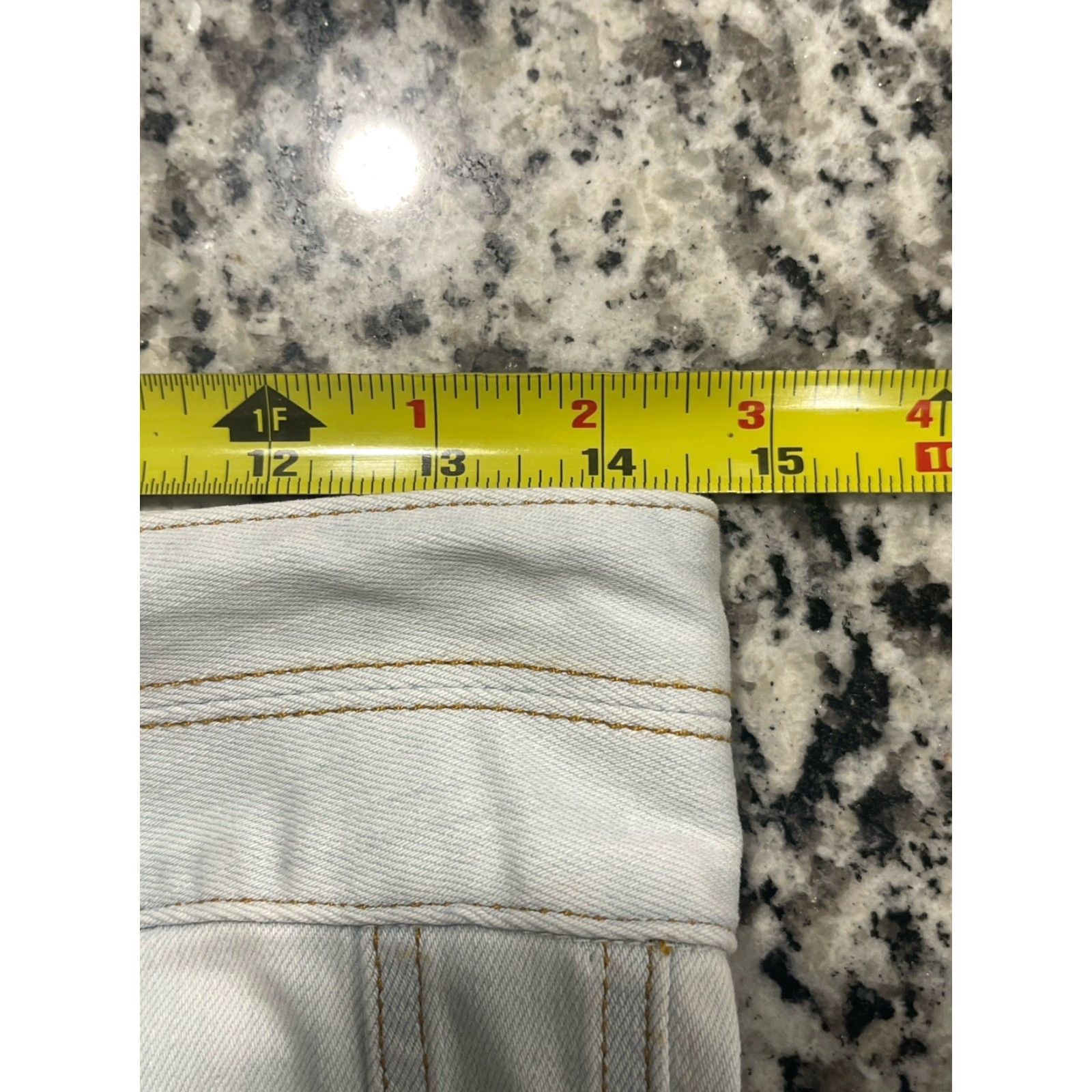 Veronica Beard VINTAGE Veronica Beard Jeans Flared Wide Leg 11” Belize White Cotton Blend Women 27/4 Made in USA Size 27" / US 4 / IT 40 - 6 Thumbnail