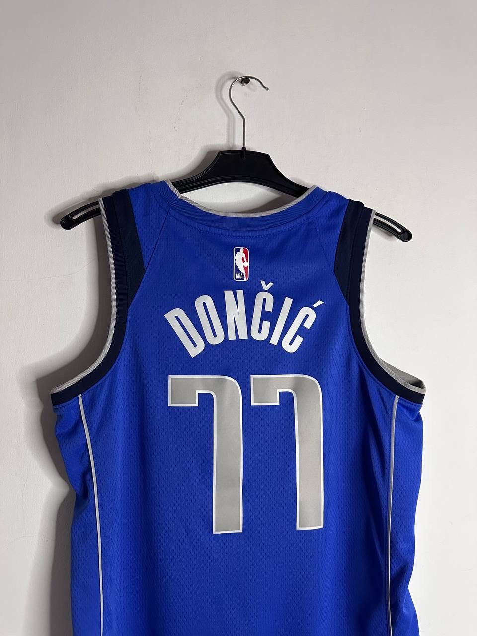 Nike Nike NBA Dallas Mavericks Luka Dončić #77 Jersey Men’s 44 M Size US M / EU 48-50 / 2 - 9 Thumbnail