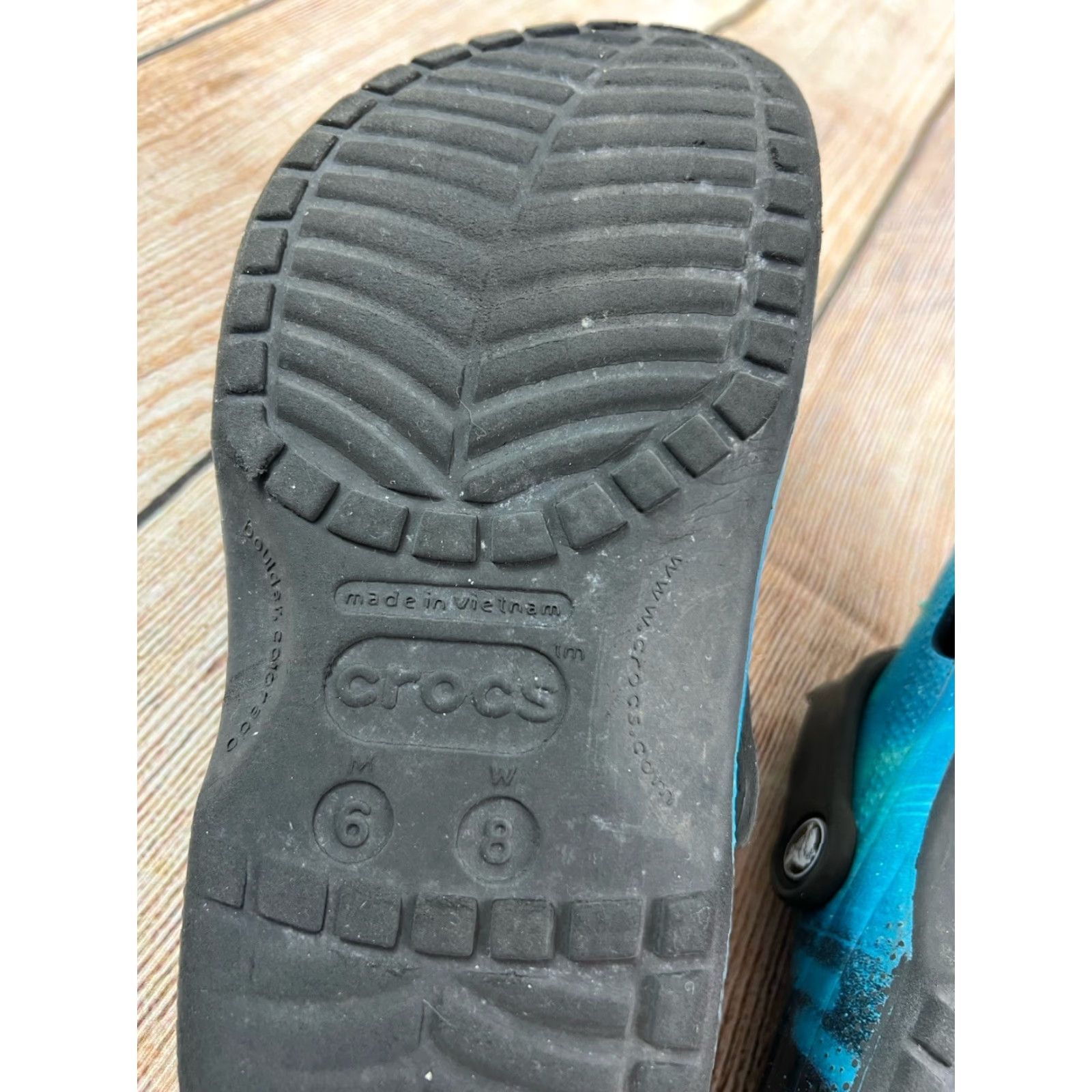 Crocs VINTAGE Crocs Classic Clogs Angry Birds Themed Unisex Adults Sandal Blue 8 6 Women Men US Shoe Size 8 Crocs Classic Rubber Has Scuffs Pre Owned Size US 8 / IT 38 - 8 Thumbnail
