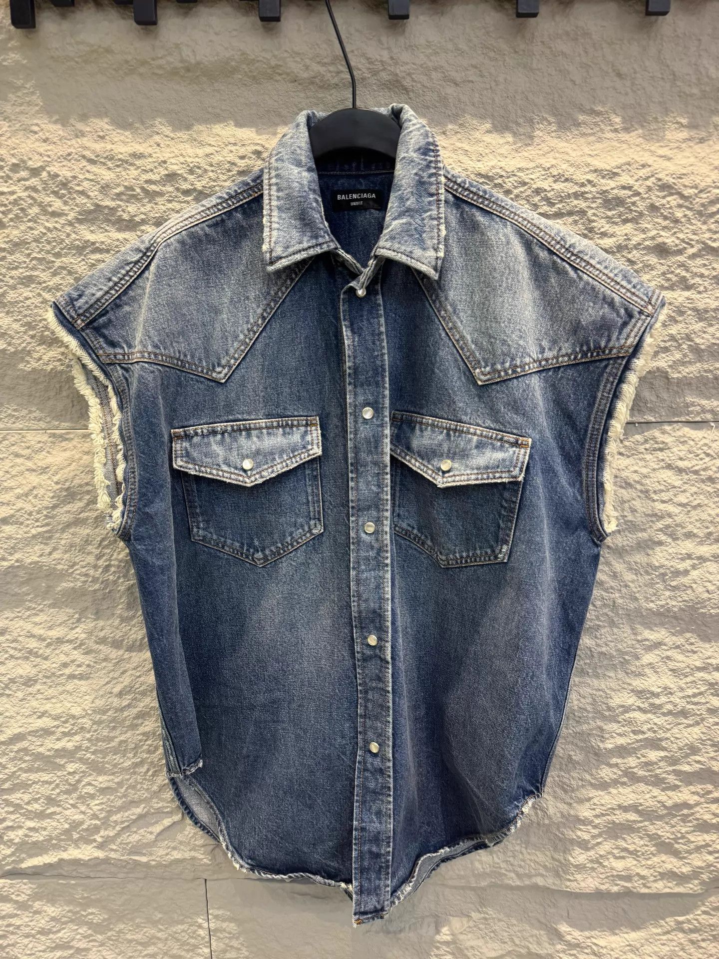 Balenciaga Balenciaga SS2022 UNIFIT Sleeveless Denim Shirt XXS Size XXS / US 00 / IT 34 - 1 Thumbnail