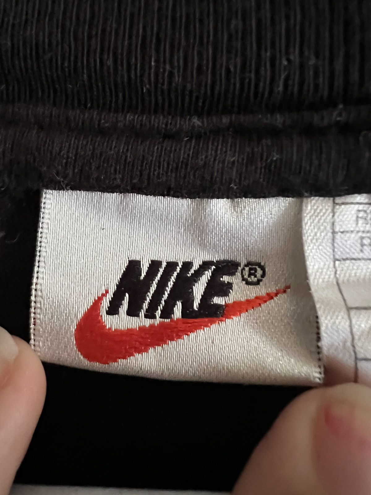 Vintage Vintage Nike Swoosh T-Shirt – Big Logo Graphic Tee Size US L / EU 52-54 / 3 - 7 Thumbnail