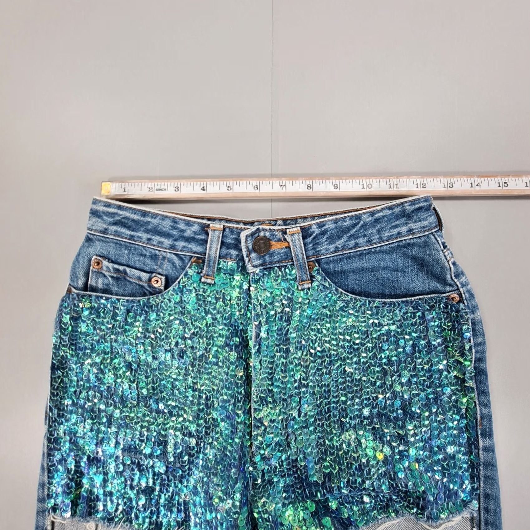 Levi's VINTAGE Levi's Womens Jeans Blue W26 L29 Sequin Ripped Tapered Made in Japan W603 Jeans Women Size 26" / US 2 / IT 38 - 4 Thumbnail