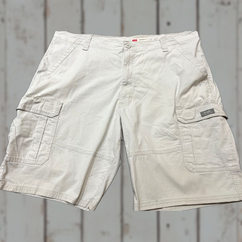 Wrangler Wrangler Cargo Shorts Men's 42 Beige Utility Outdoor Hiking Quick Dry Lightweight Size US 42 / EU 58 - 1 Thumbnail