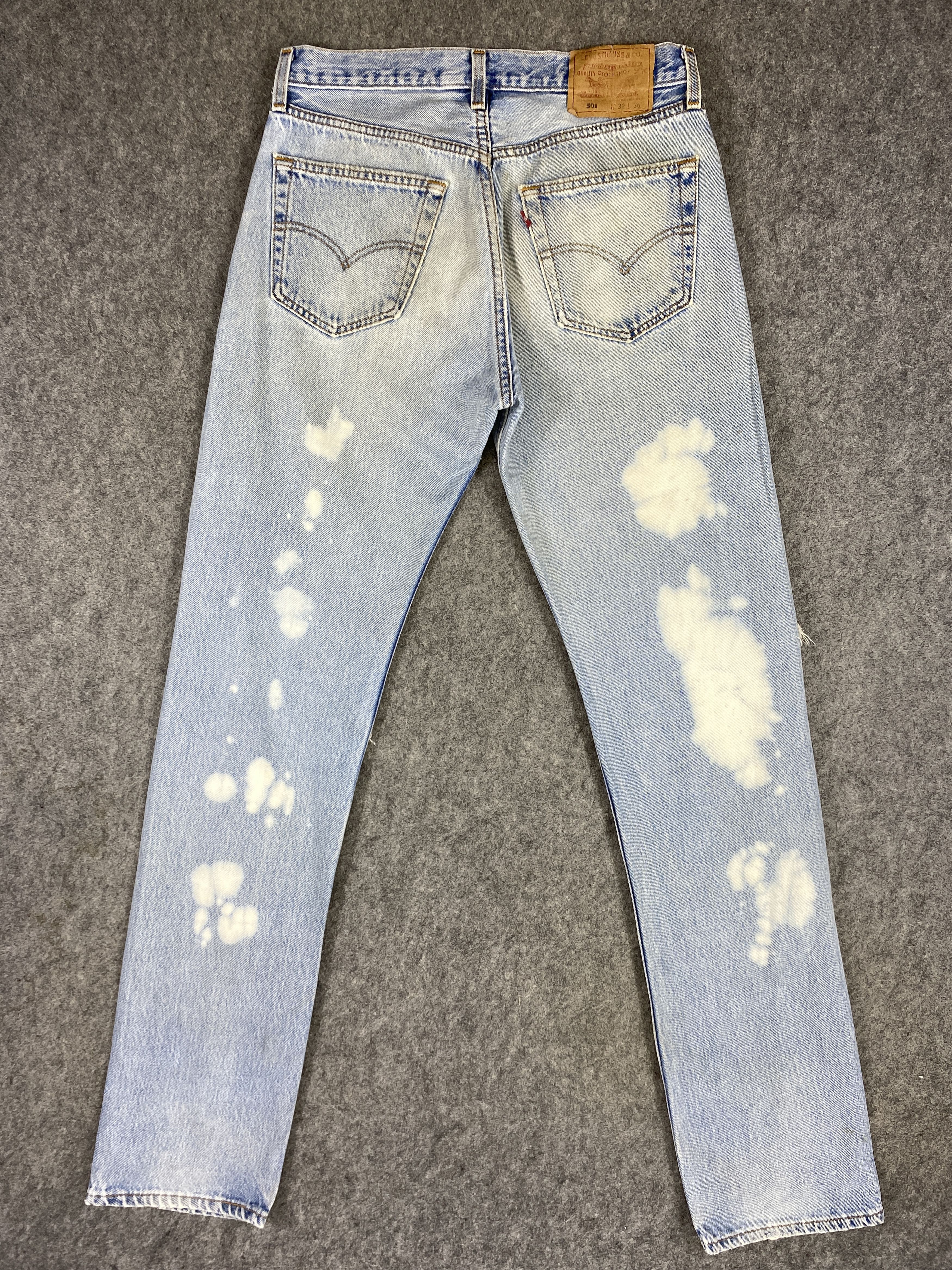 Levi's Ripped Light Wash Vintage Levi's 501 USA 30x35.5 -JN1665 Size US 30 / EU 46 - 2 Thumbnail